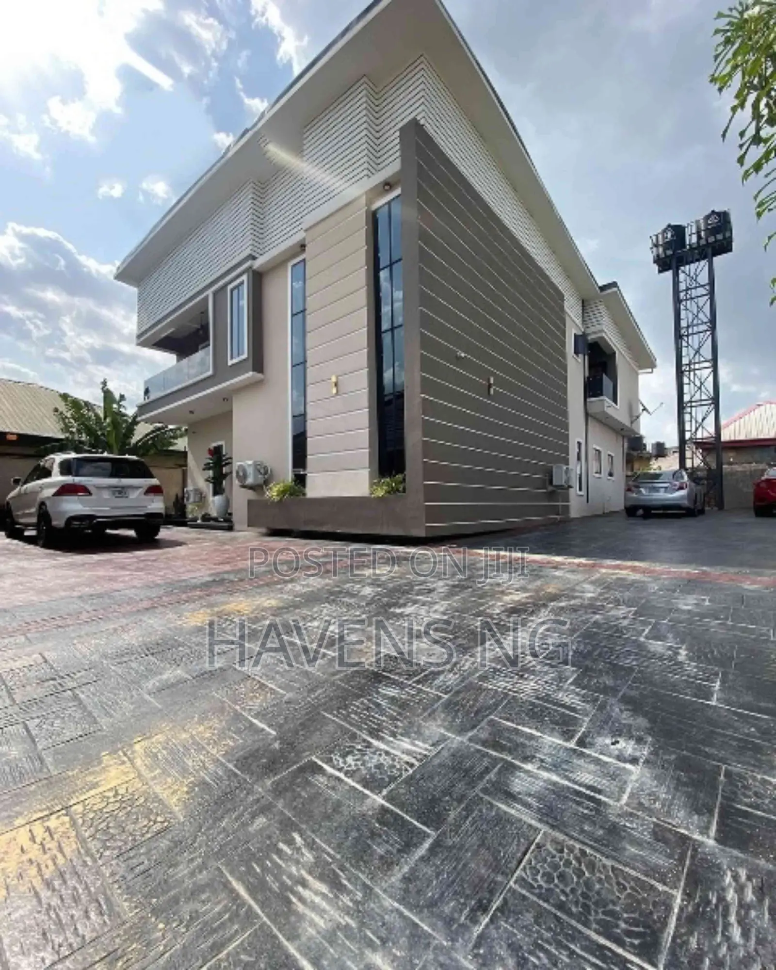5bdrm Duplex in Elelenwo for sale