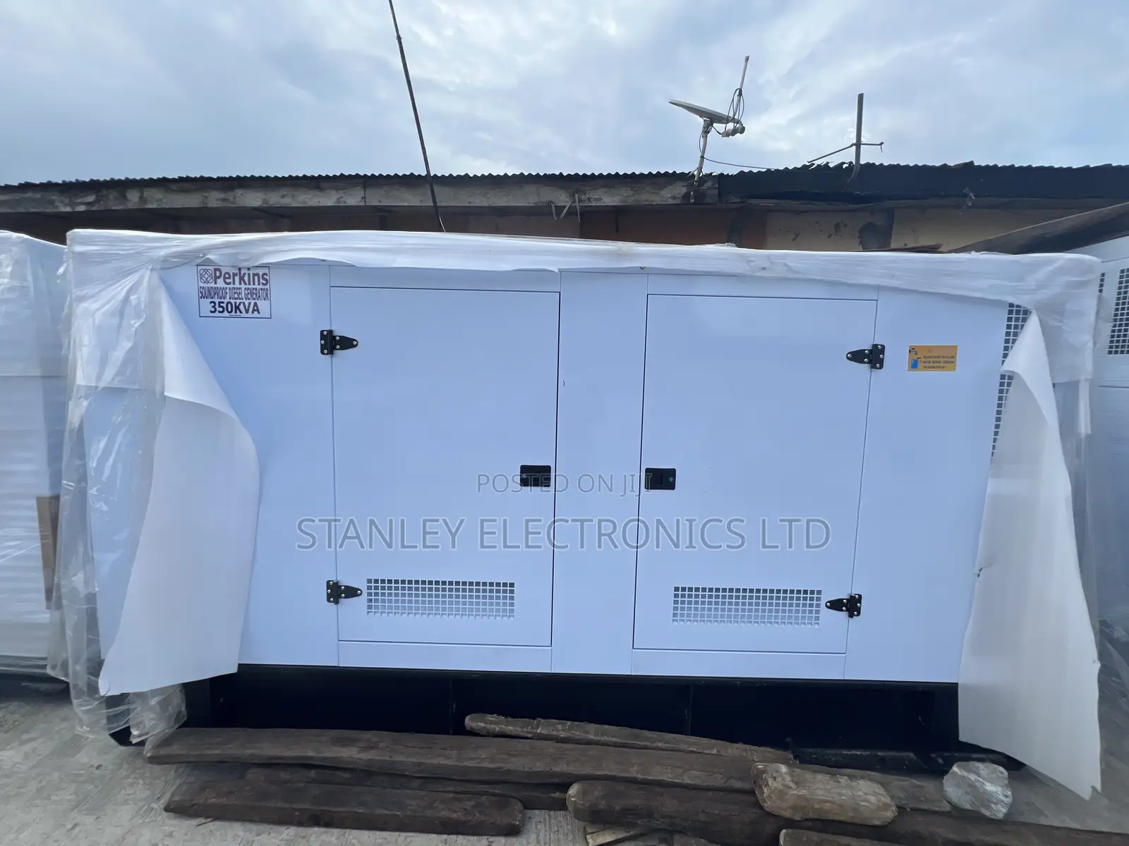 Super Strong 350kva Perkins Soundproof Generator Diesel Engi