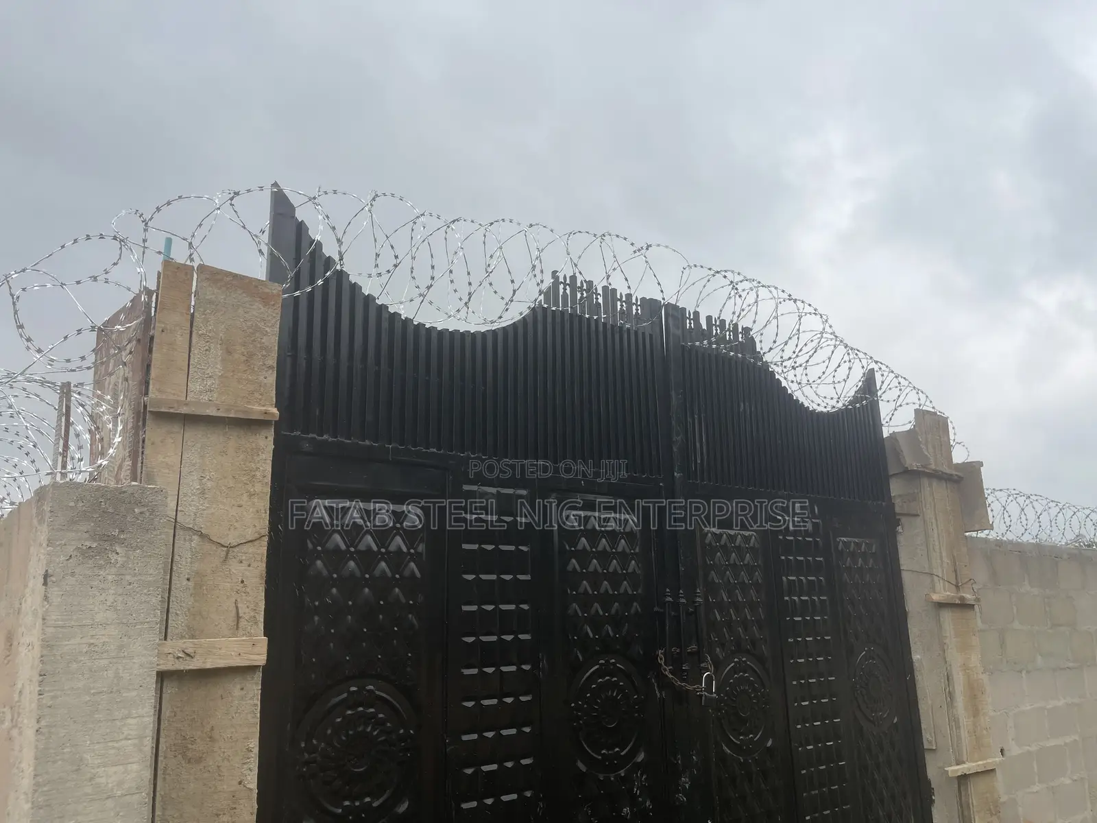 Security Razor Barb Wire Against Burglar or Theft