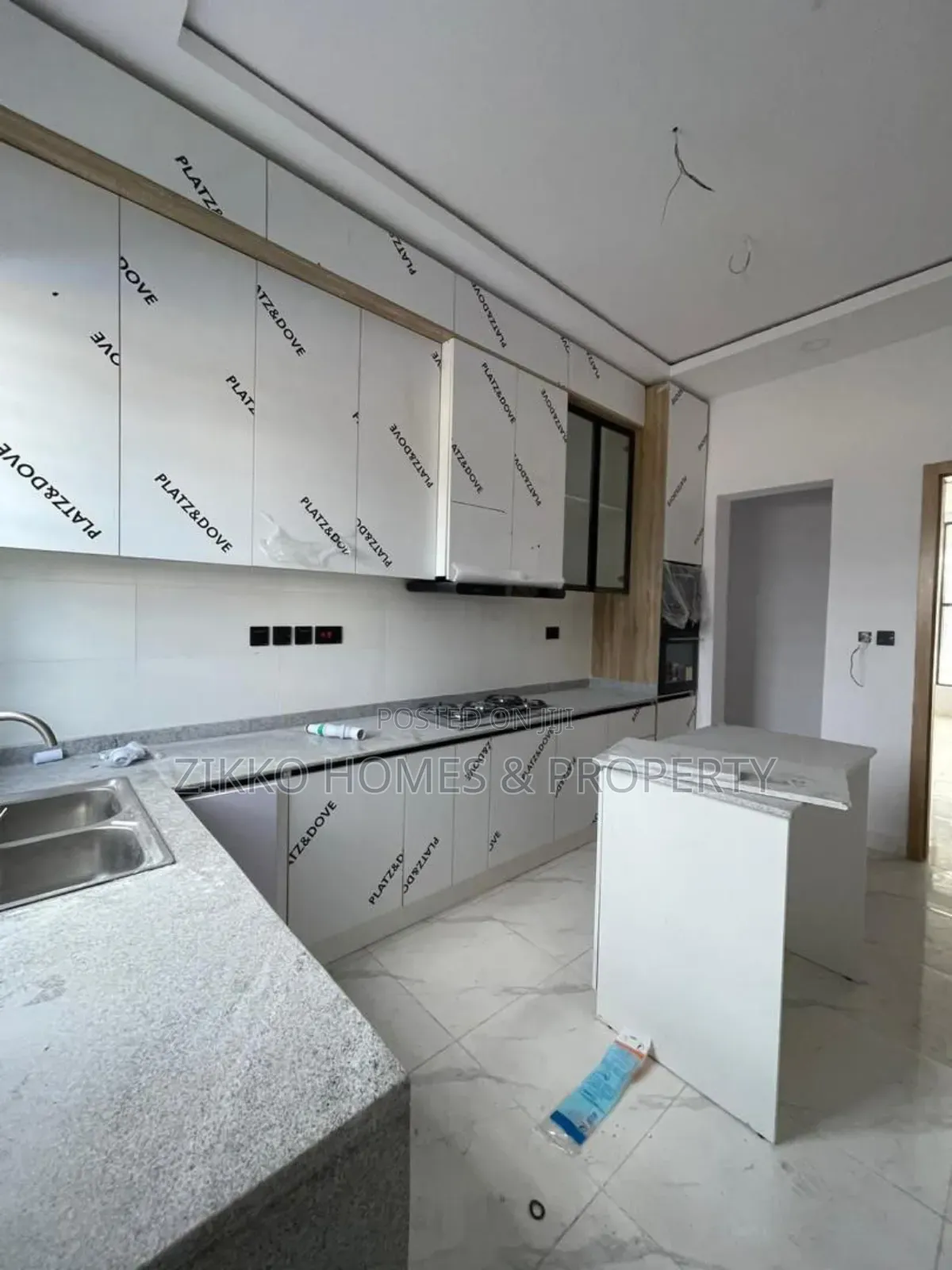 4bdrm Townhouse/Terrace in Harris Drive, VGC / Ajah for sale