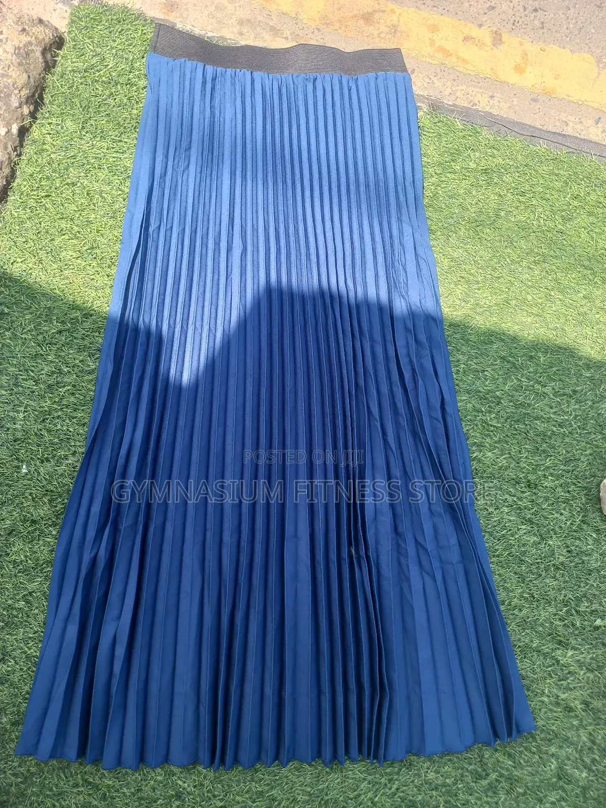 Pleaten Skirt Medium New