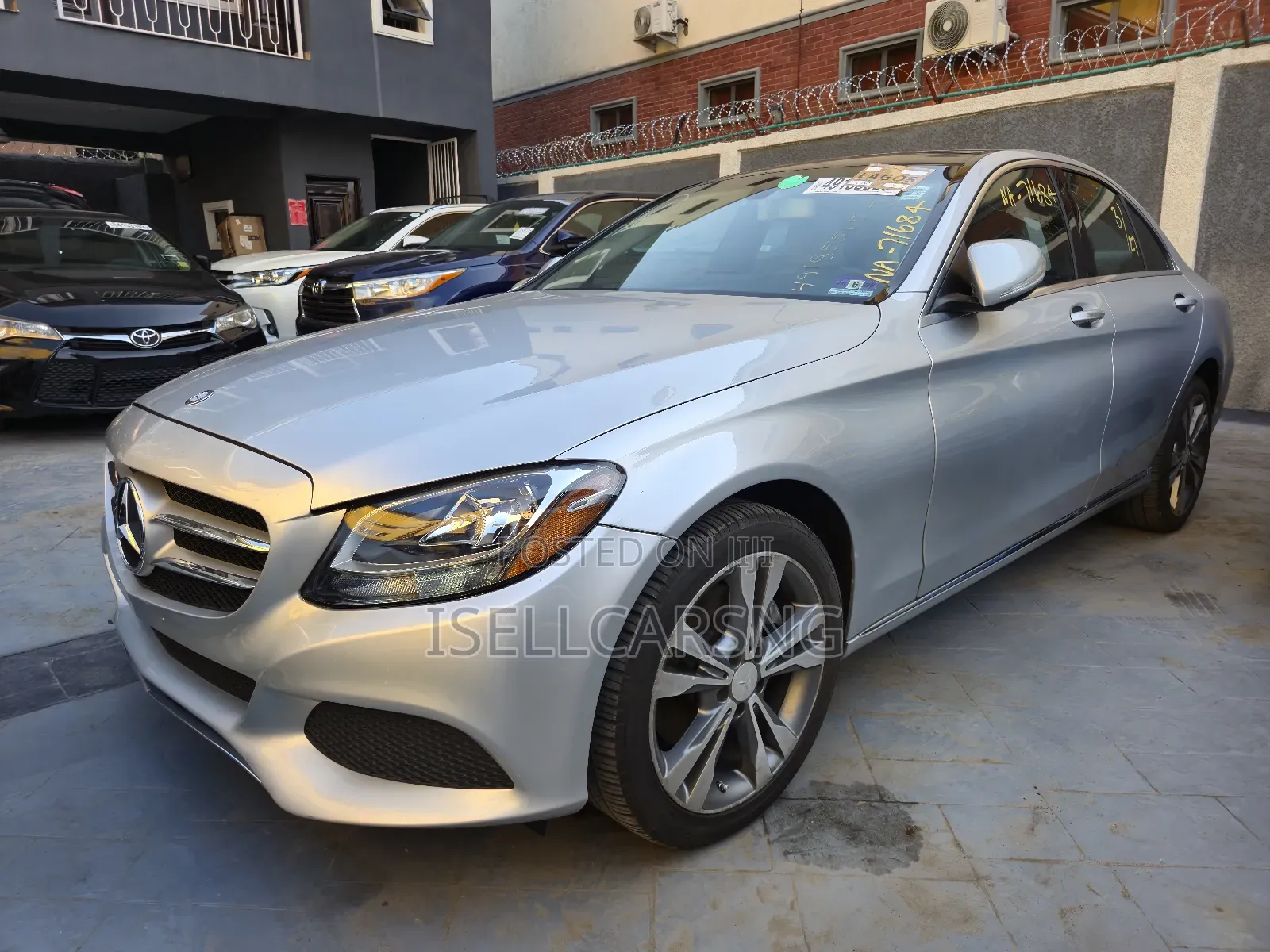 Mercedes-Benz C300 Luxury 4dr AWD 4Matic Sedan (2.0L 4cyl 7A) 2015
