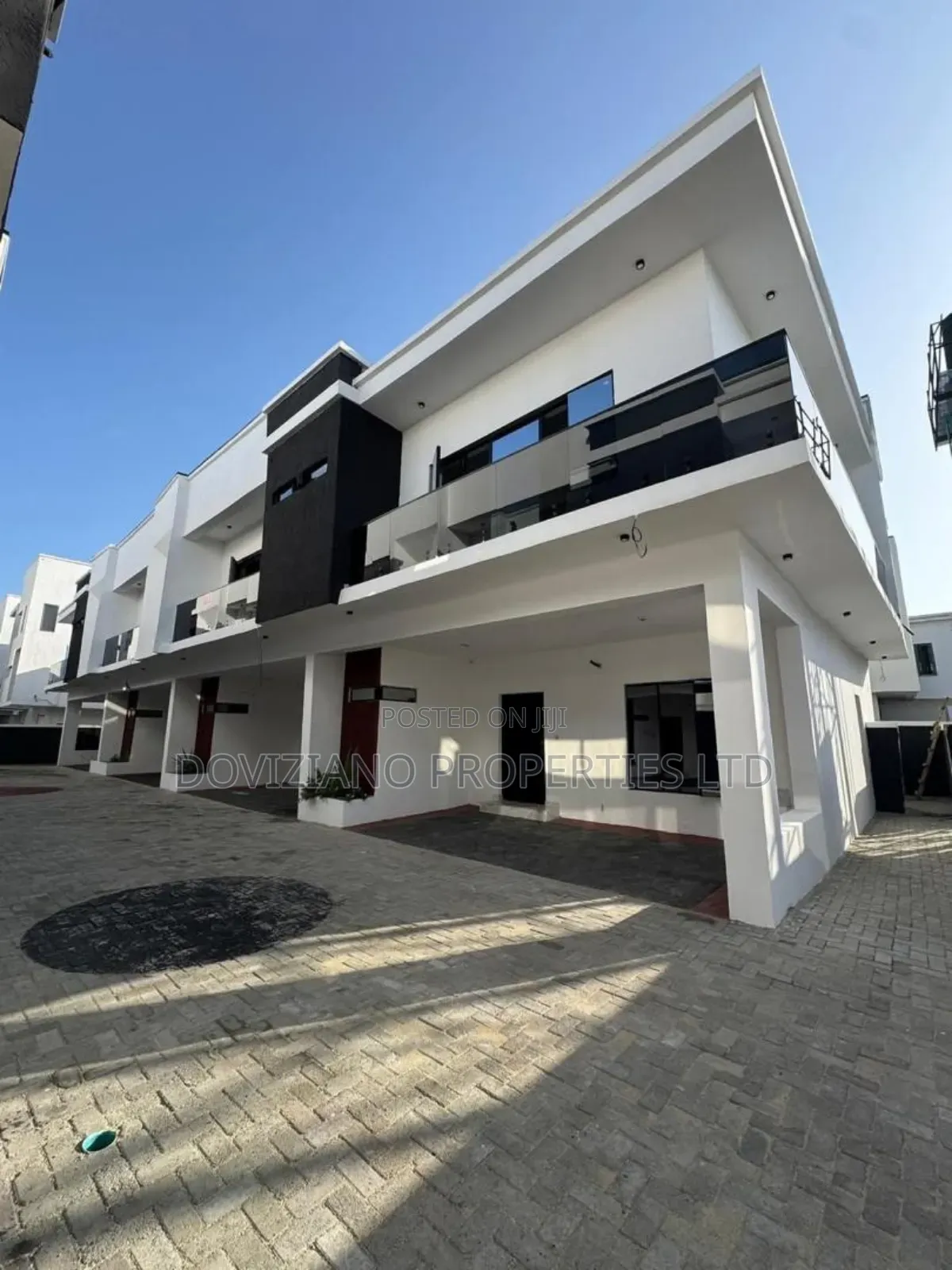 4bdrm Townhouse/Terrace in Ikota for sale