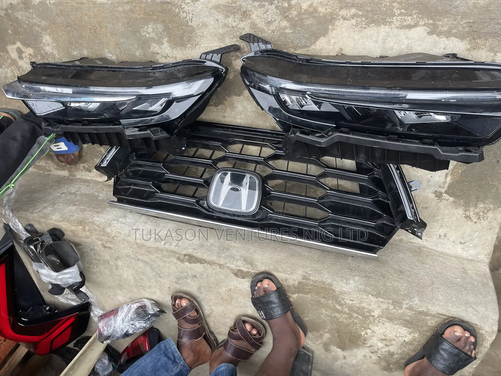 Front Grille 2024 Honda CRV