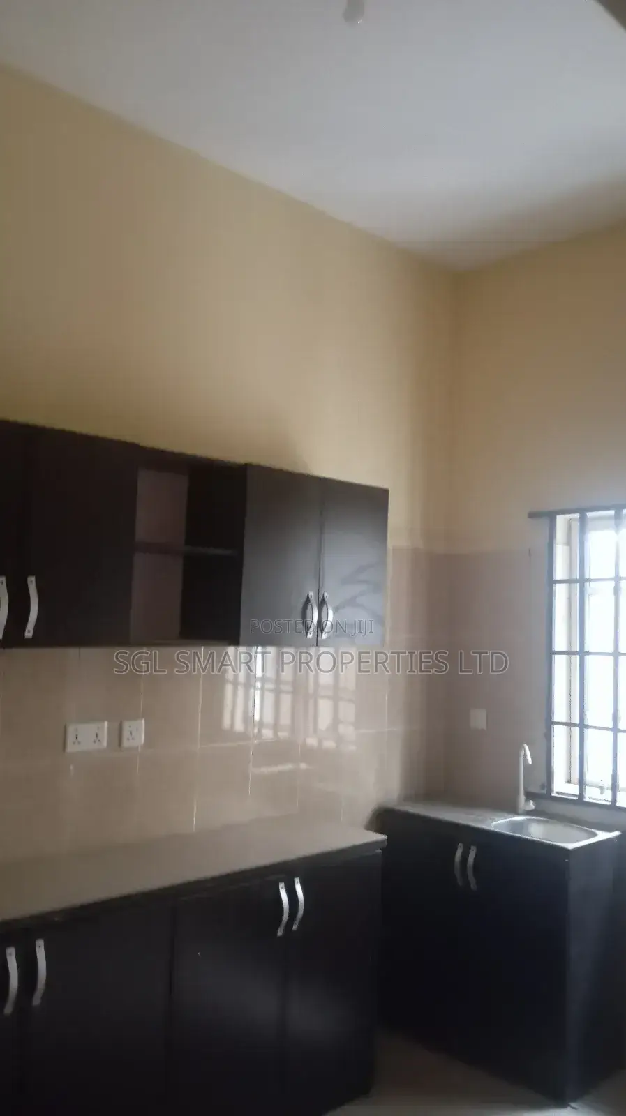 3 Bedroom Flat to Let at Close to Chelekwu