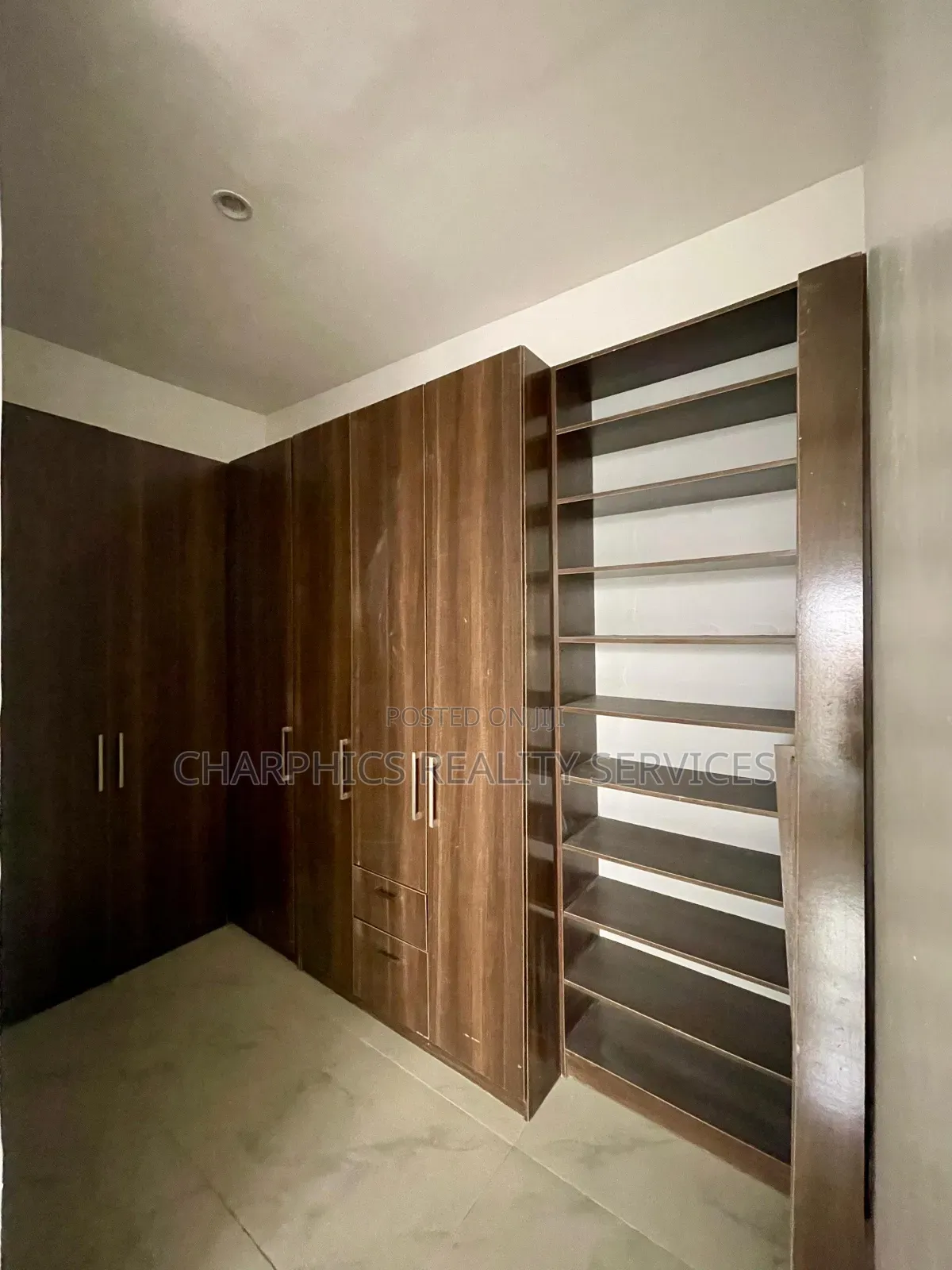 5bdrm Duplex in Ologolo for rent