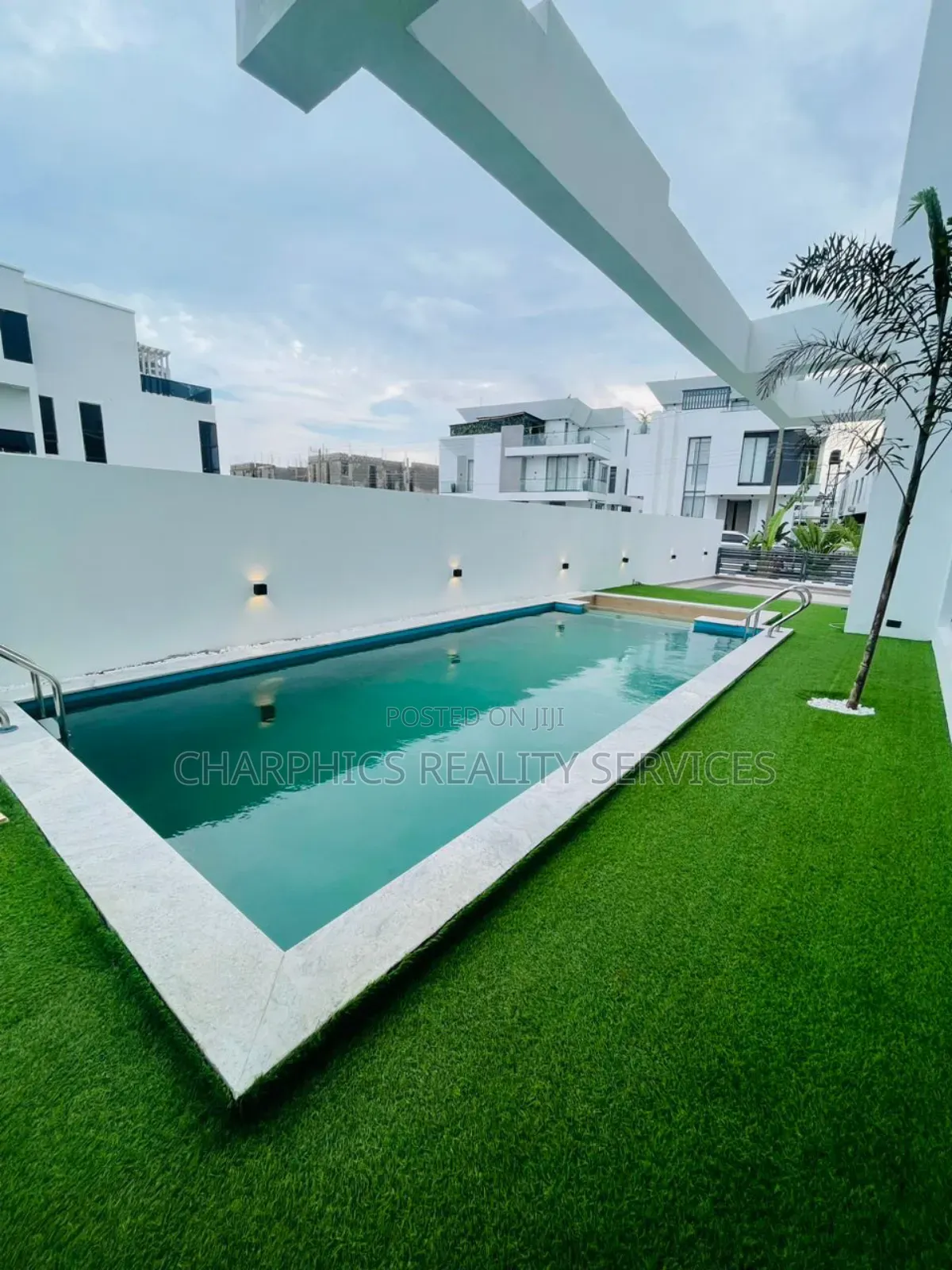 5bdrm Duplex in Osapa london for sale