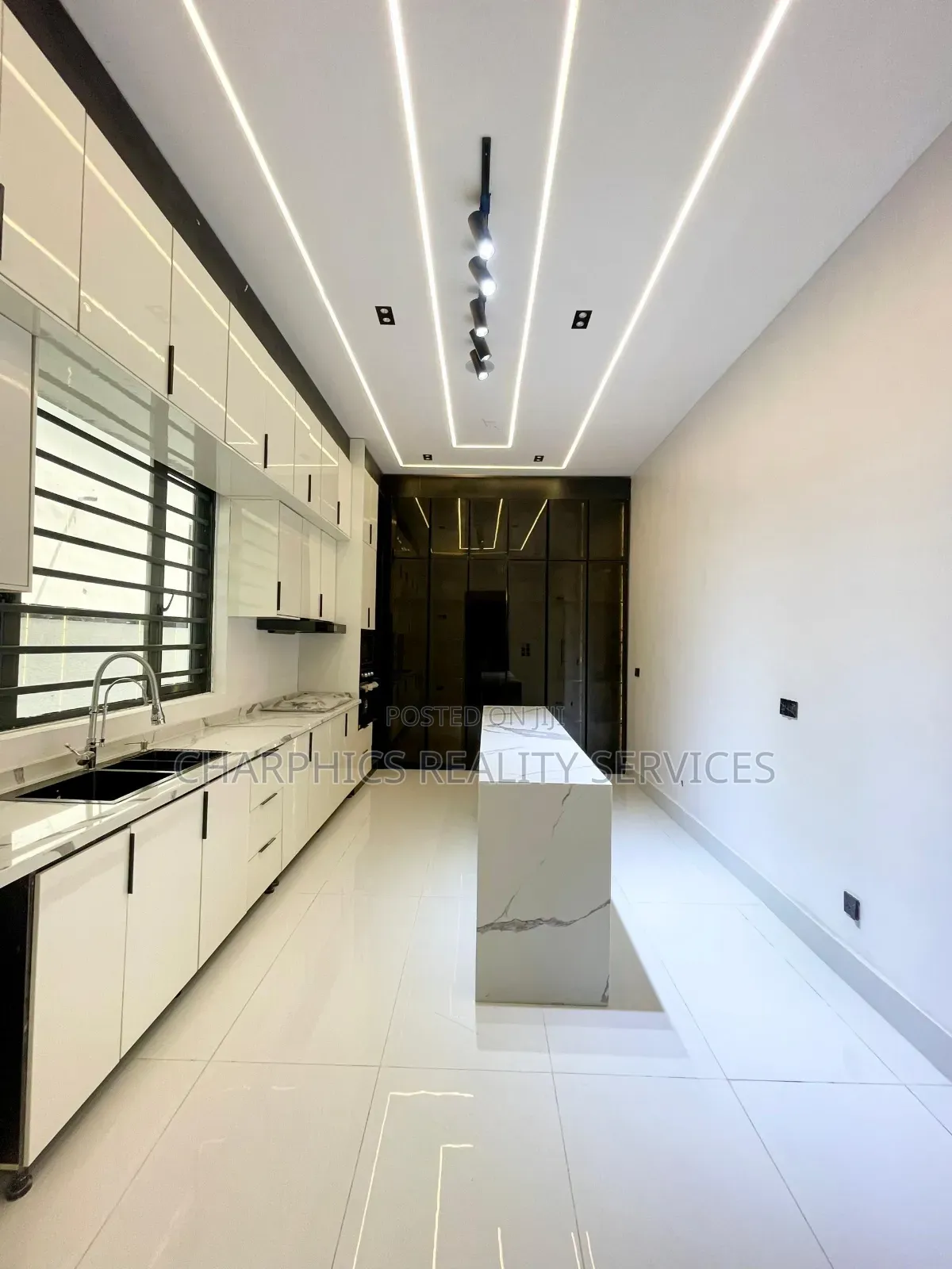 5bdrm Duplex in Ajah for sale