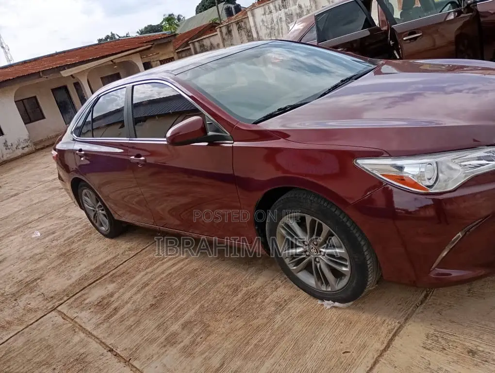 Toyota Camry SE 4dr Sedan (2.5L 4cyl 6A) 2015 Burgundy
