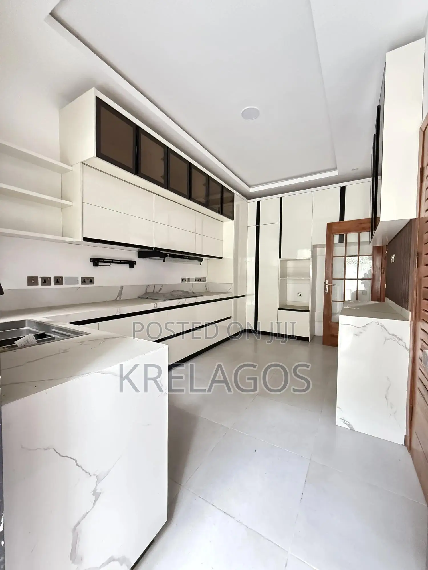 5bdrm Duplex in Lekki Phase 1 for sale
