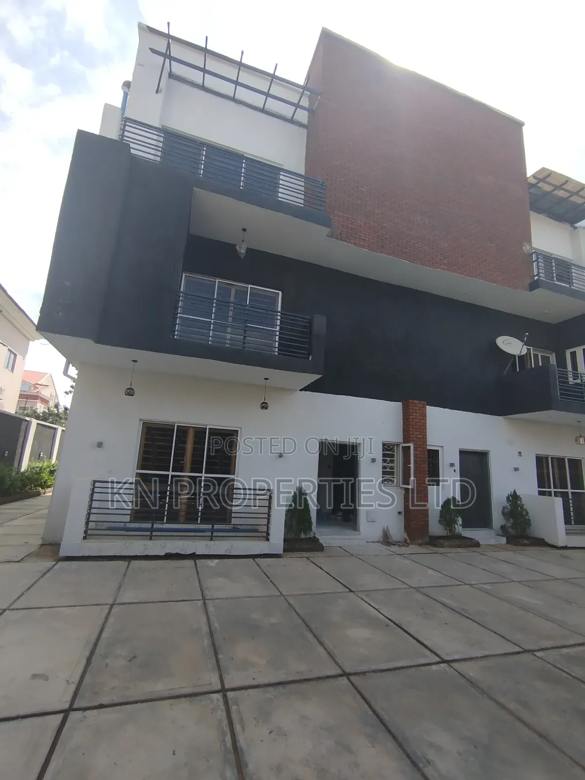 4bdrm Townhouse / Terrace in Mabushi for rent