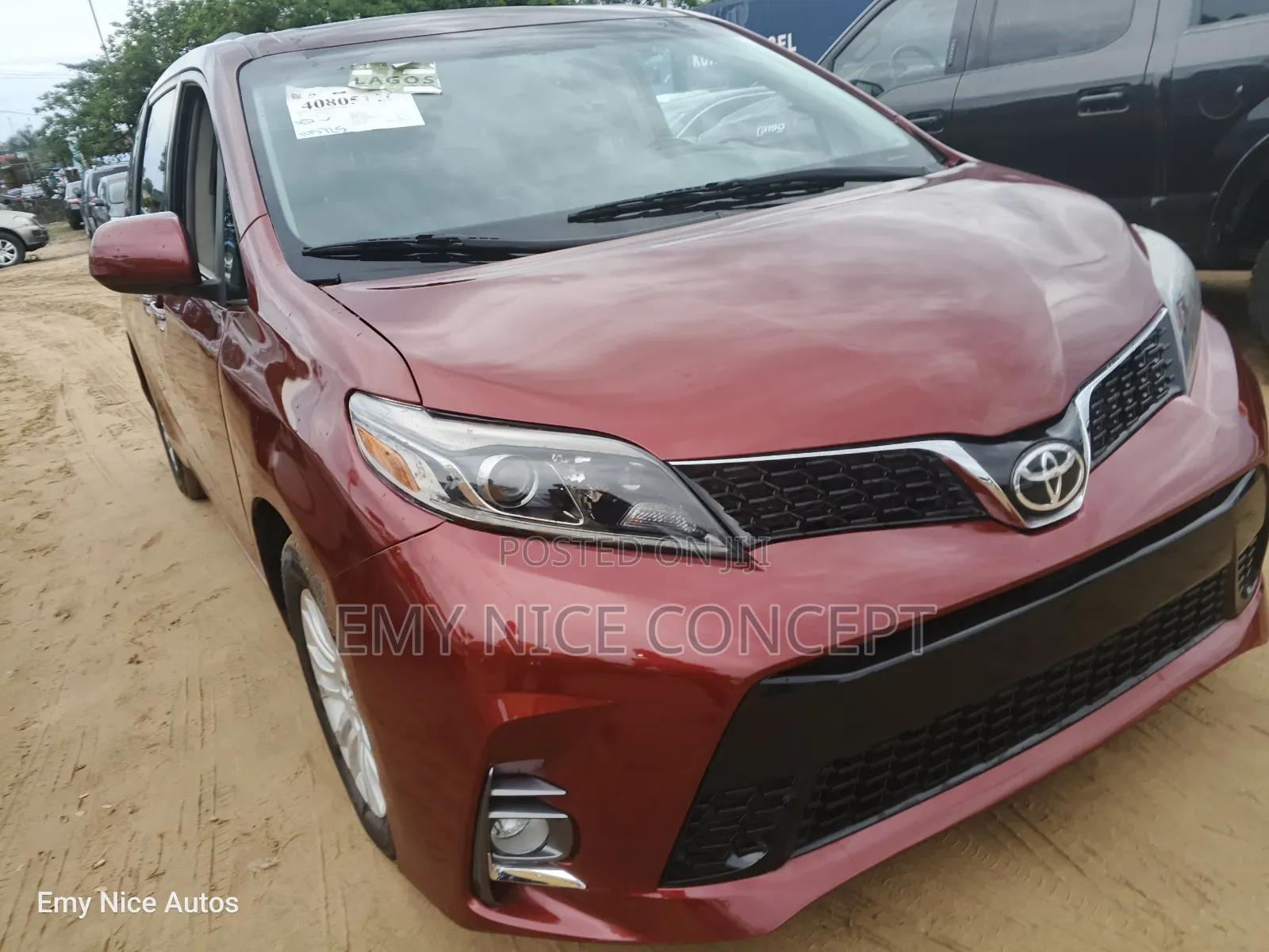 Toyota Sienna XLE 7-Passenger 4dr Minivan AWD (3.5L 6cyl 6A) 2015 Red