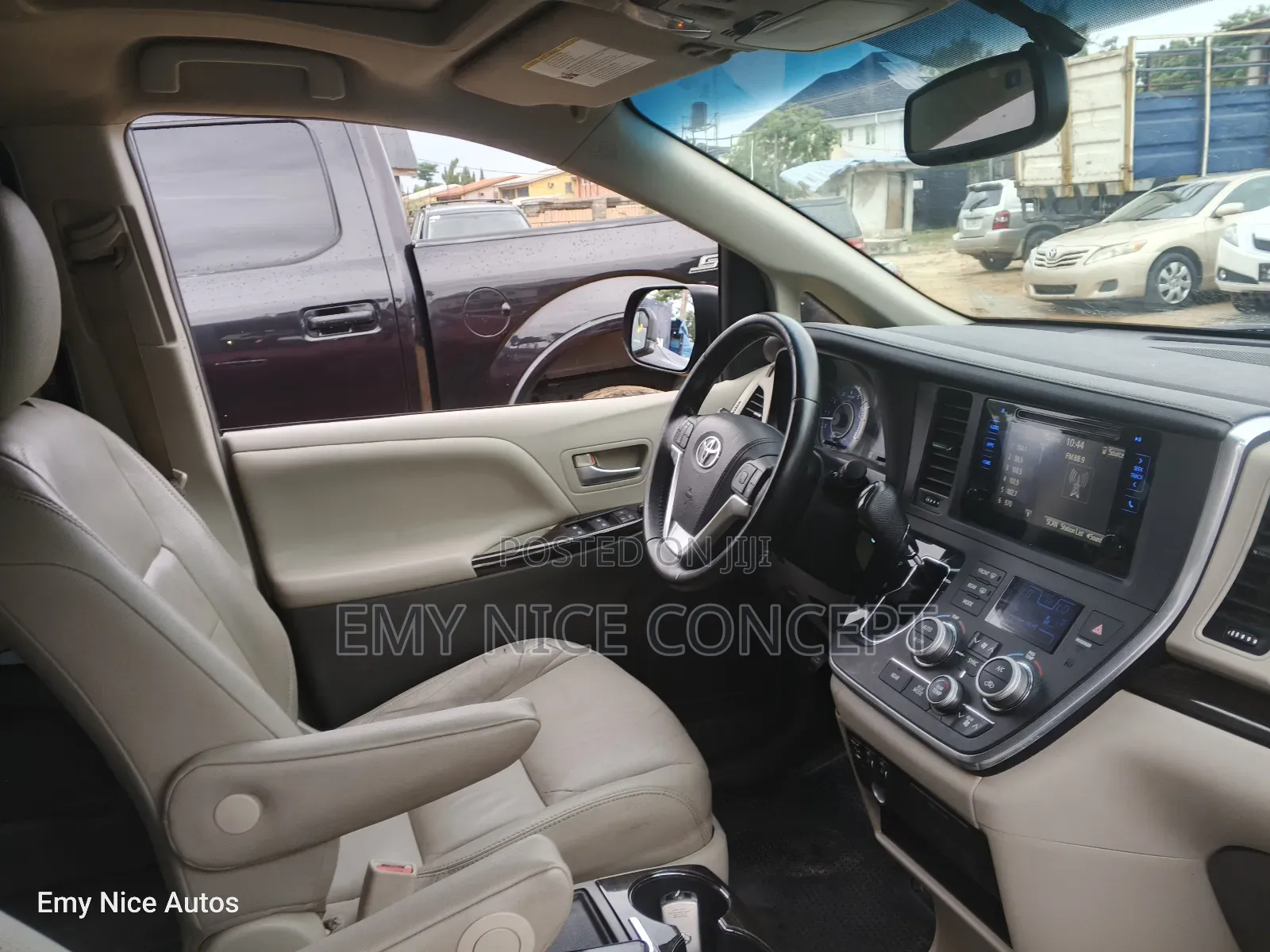Toyota Sienna XLE 7-Passenger 4dr Minivan AWD (3.5L 6cyl 6A) 2015 Red