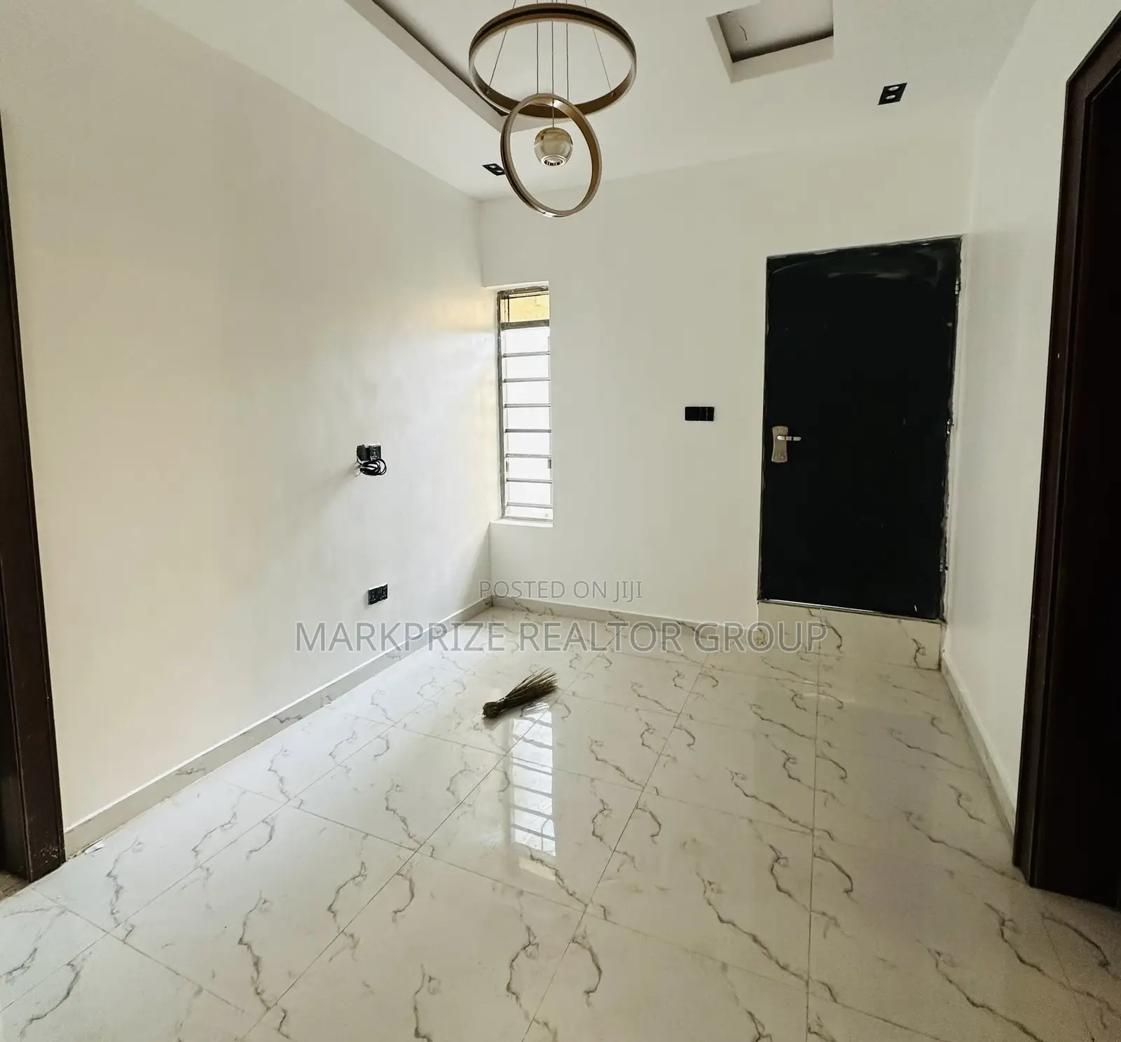 4bdrm Duplex in Ogba Lagos for sale