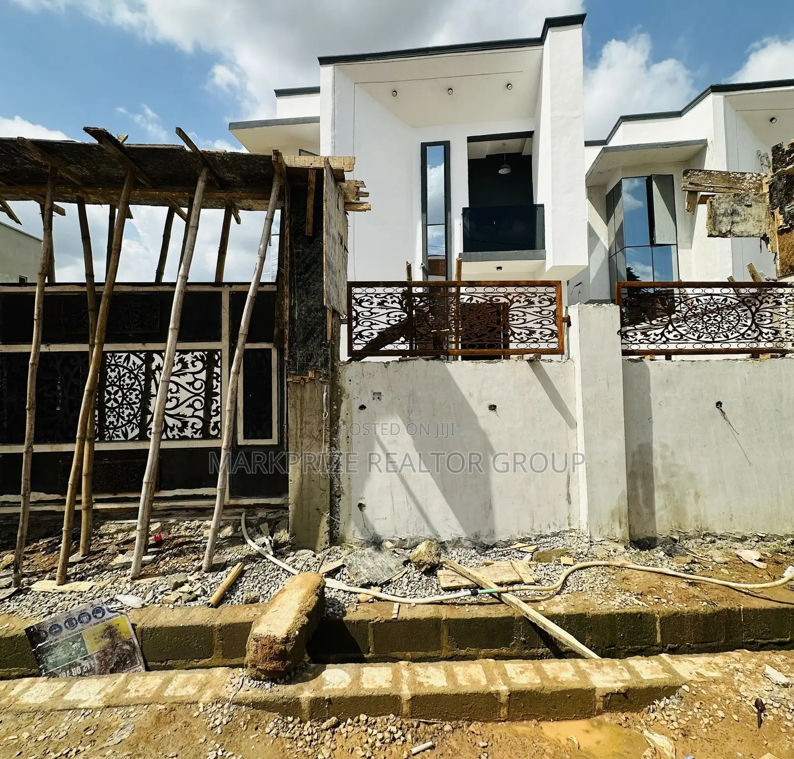 4bdrm Duplex in Ogba Lagos for sale