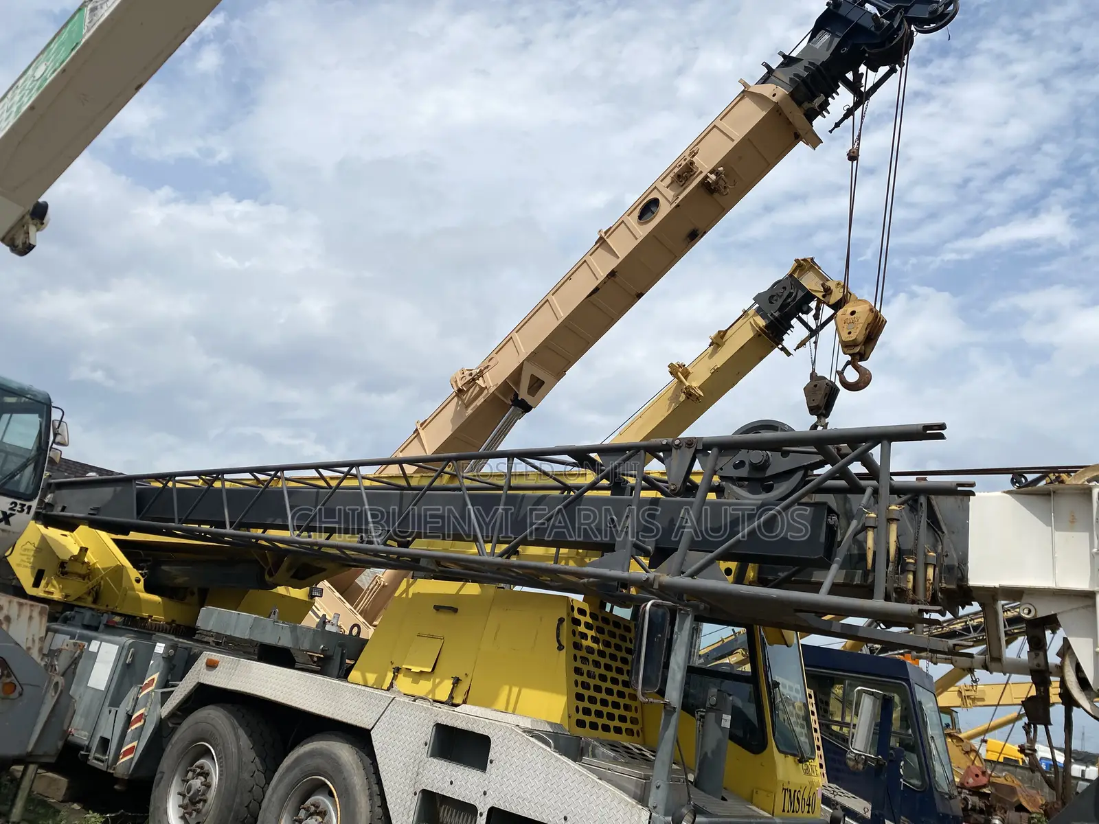 Groove Motor Crane 45-Tons
