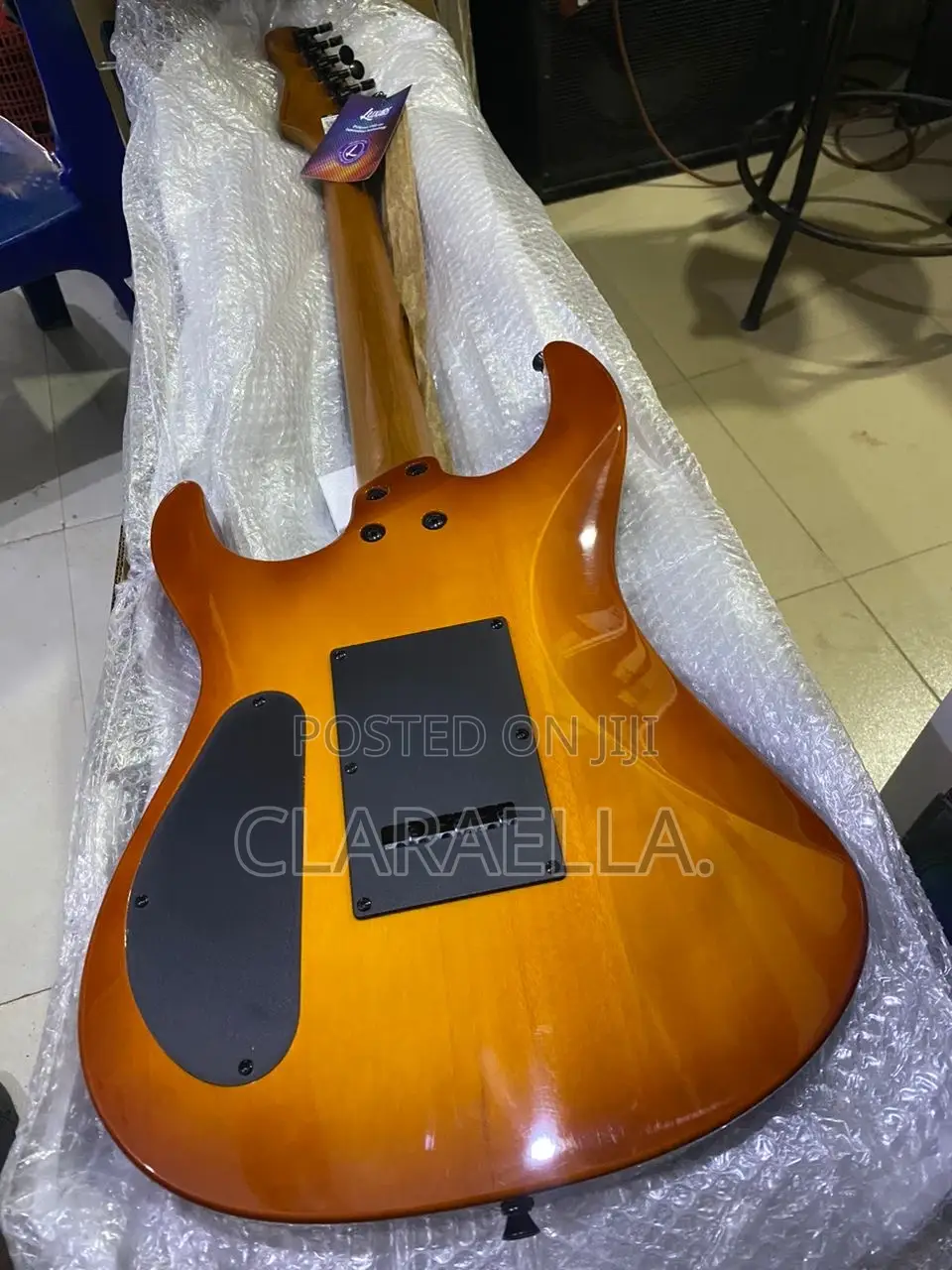 Luxars S-G37 Electric Guitar.