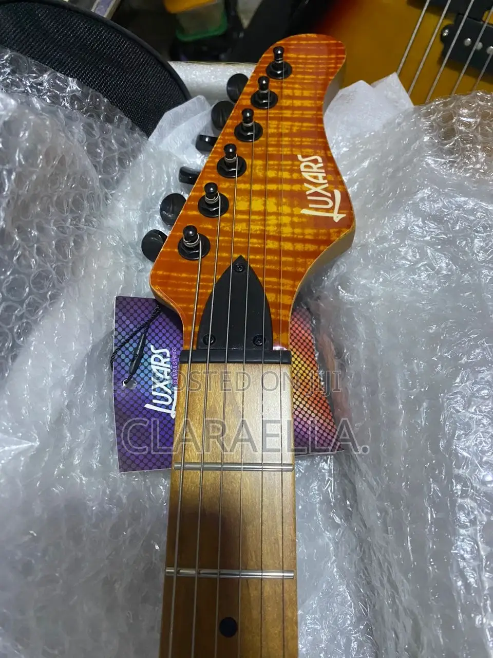 Luxars S-G37 Electric Guitar.