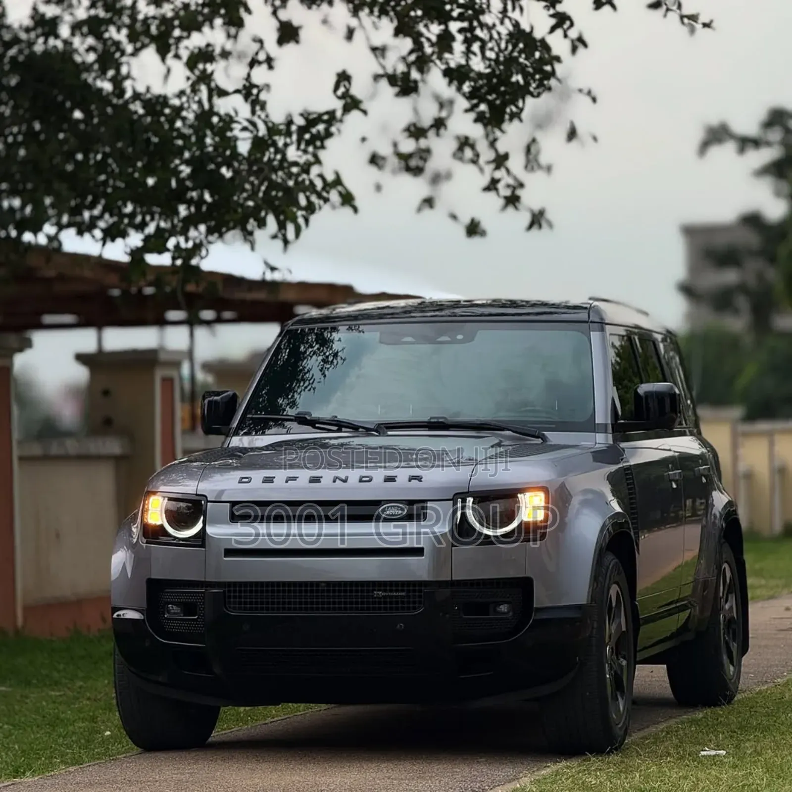 Land Rover Defender 2022 Gray