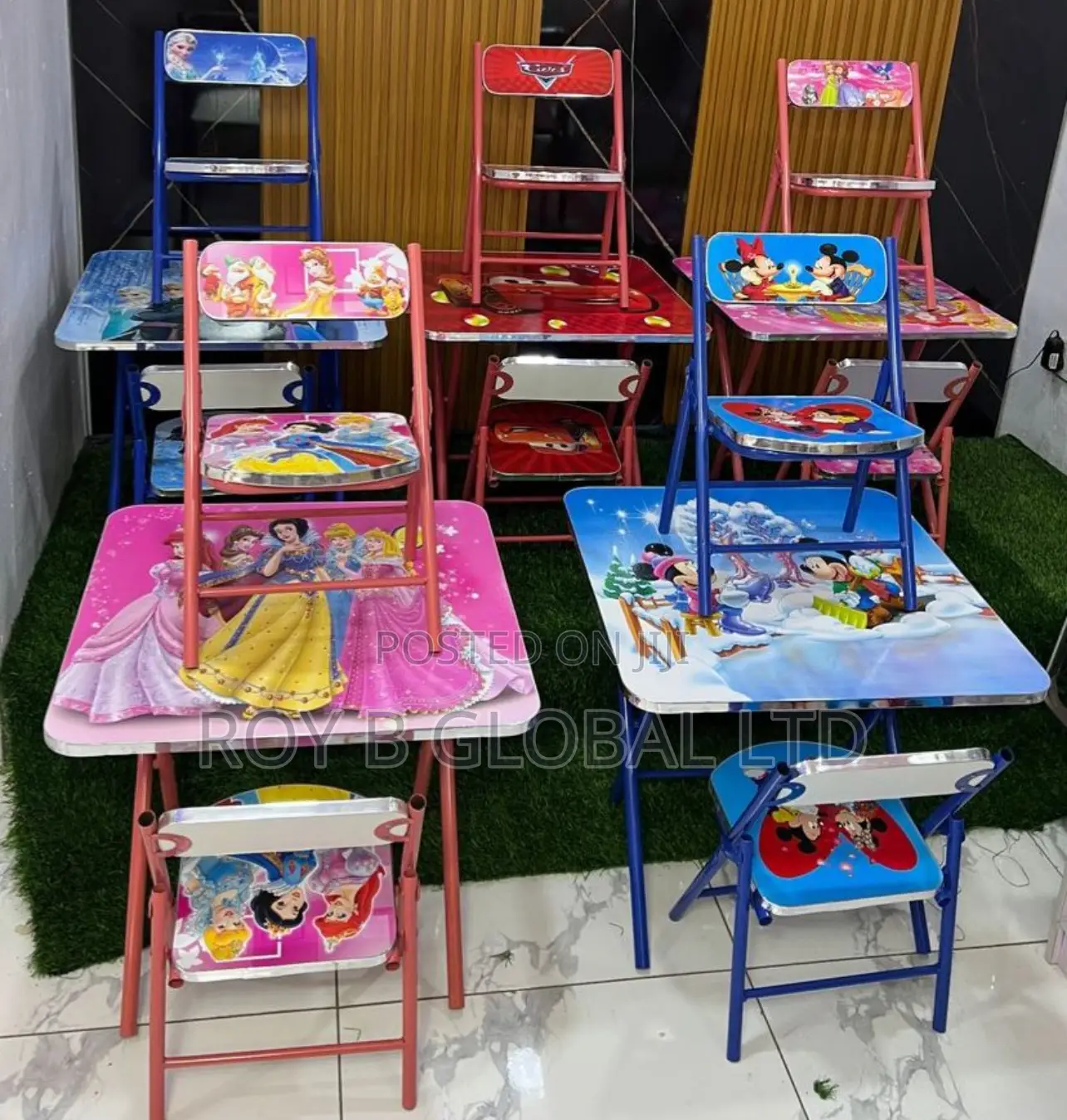 Kids Table and Chairs