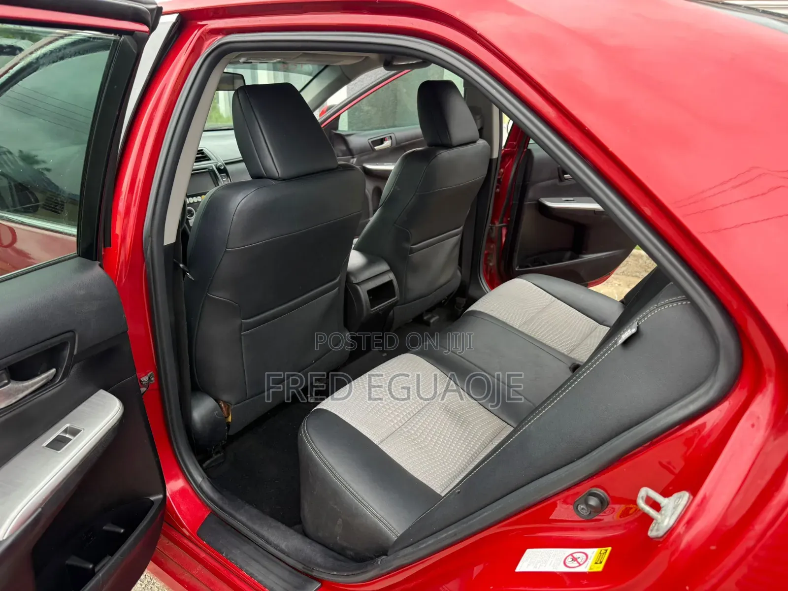 Toyota Camry SE 4dr Sedan (2.5L 4cyl 6A) 2012 Red