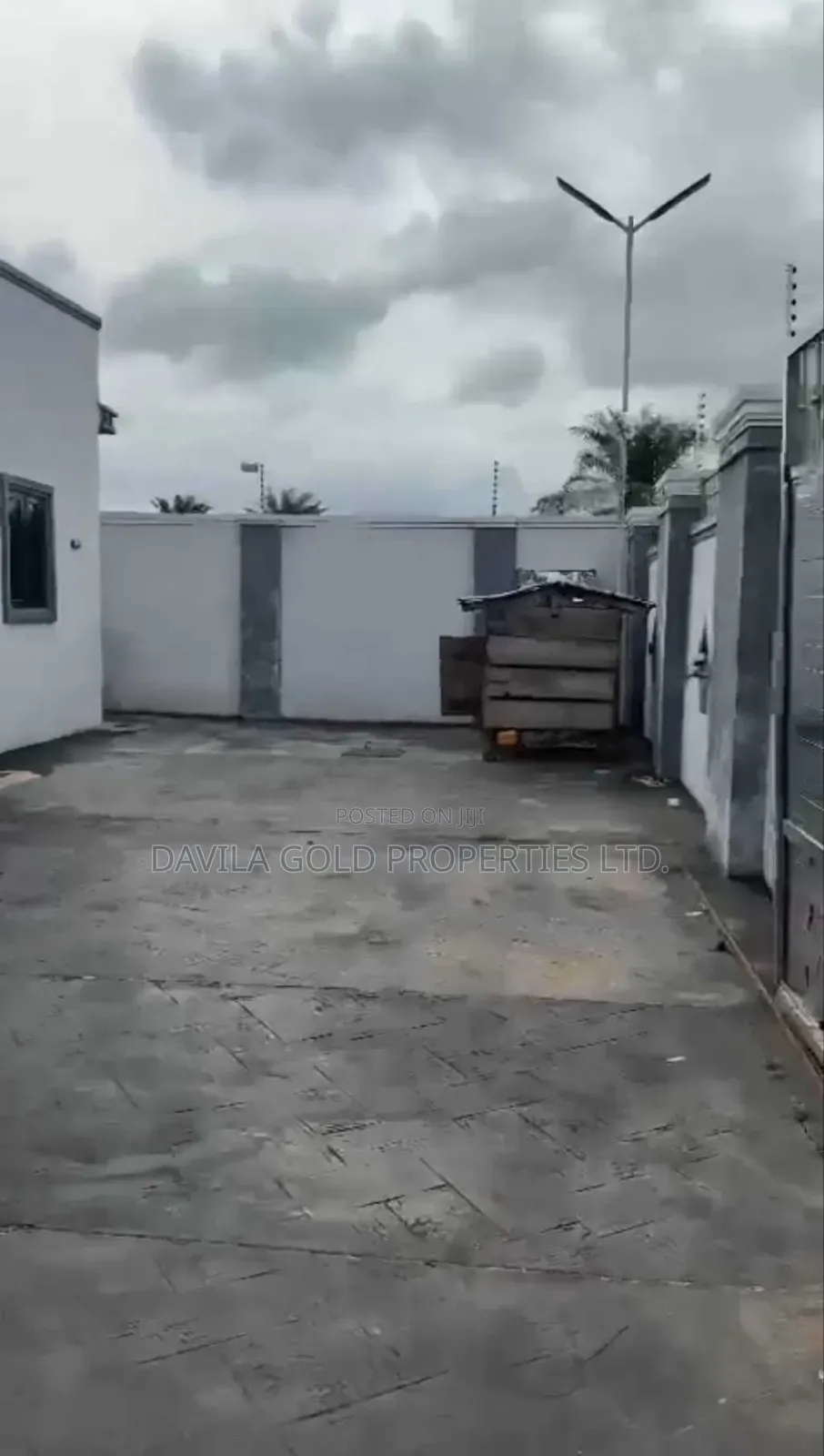 8bdrm Block of Flats in Benin City for sale