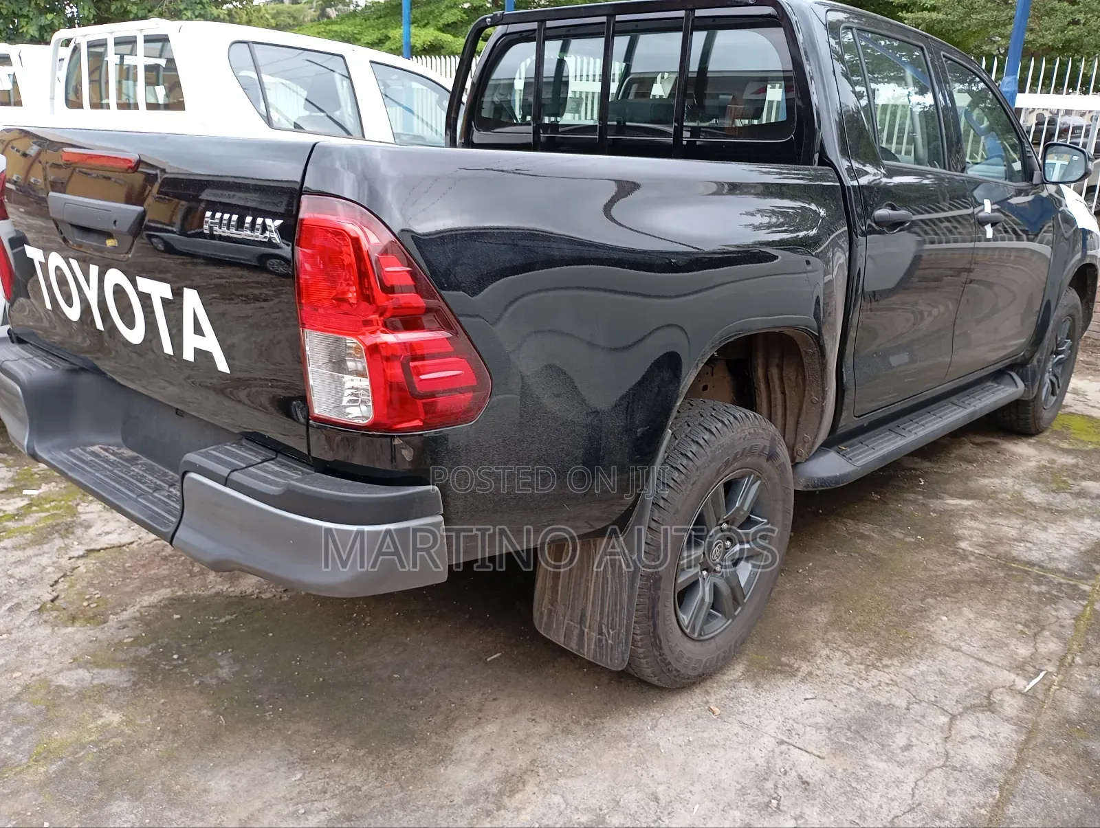 New Toyota Hilux 2025 Black