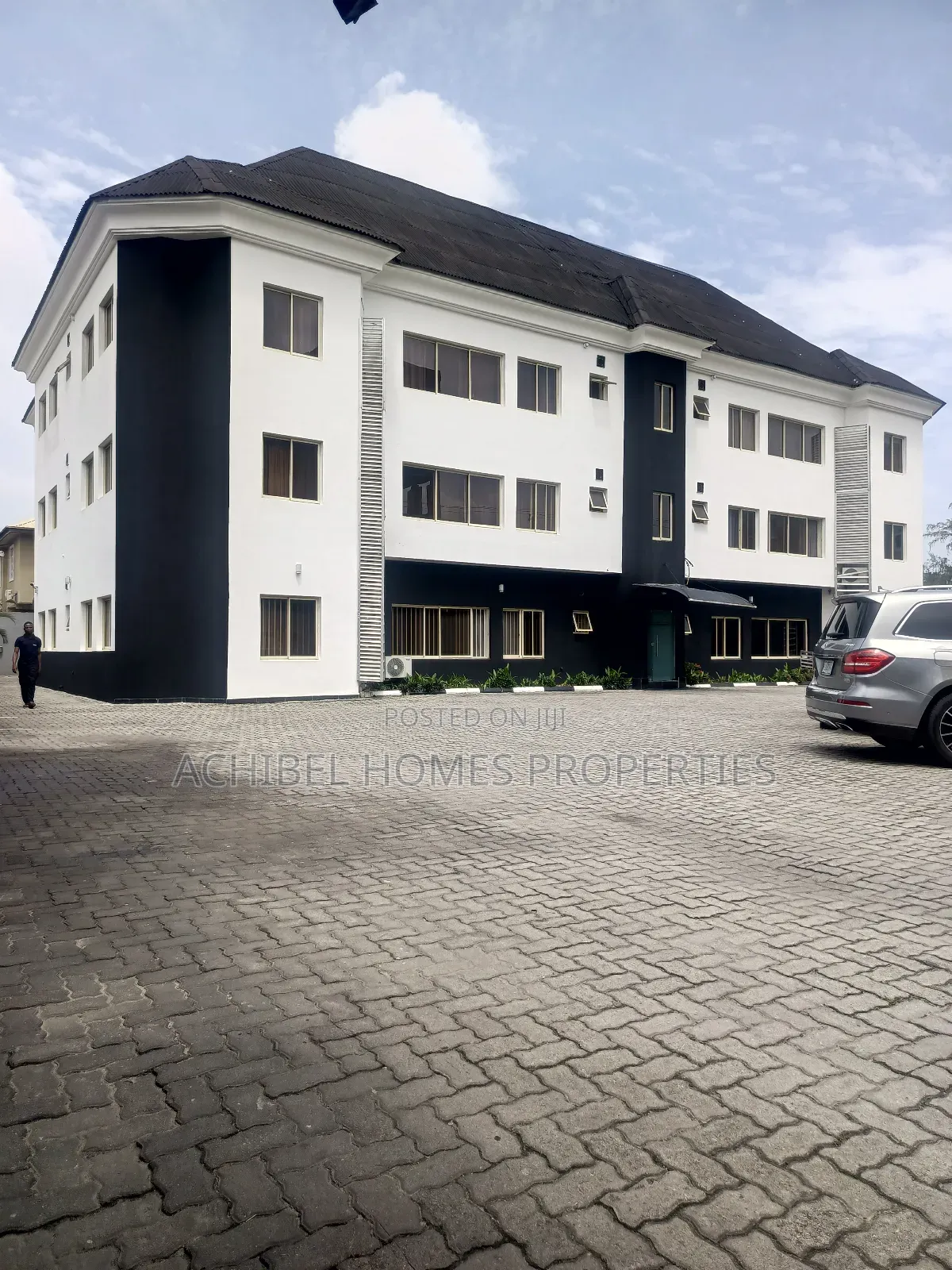3bdrm Apartment in Lekki for rent