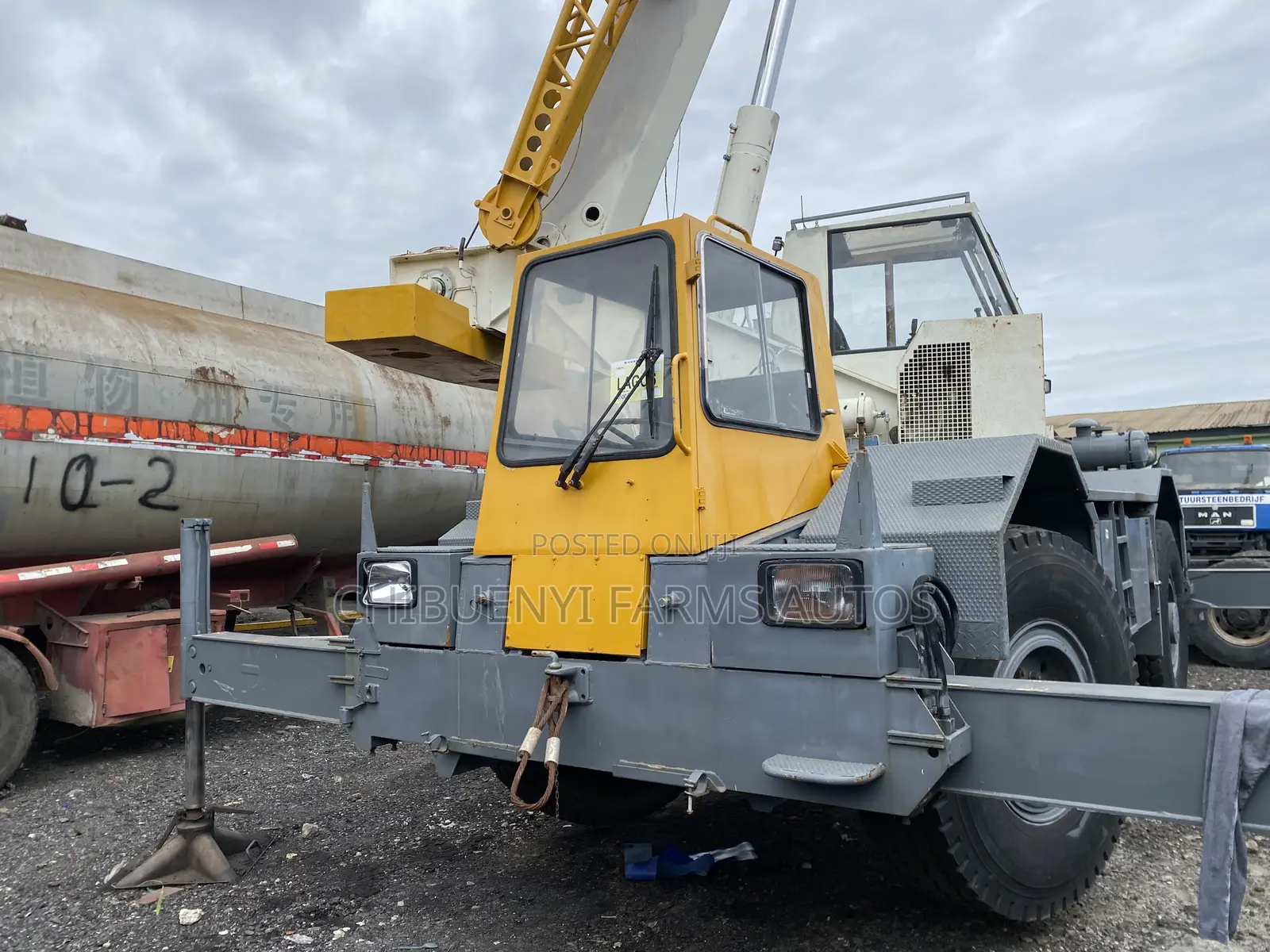 Groove Crane 35-Tons