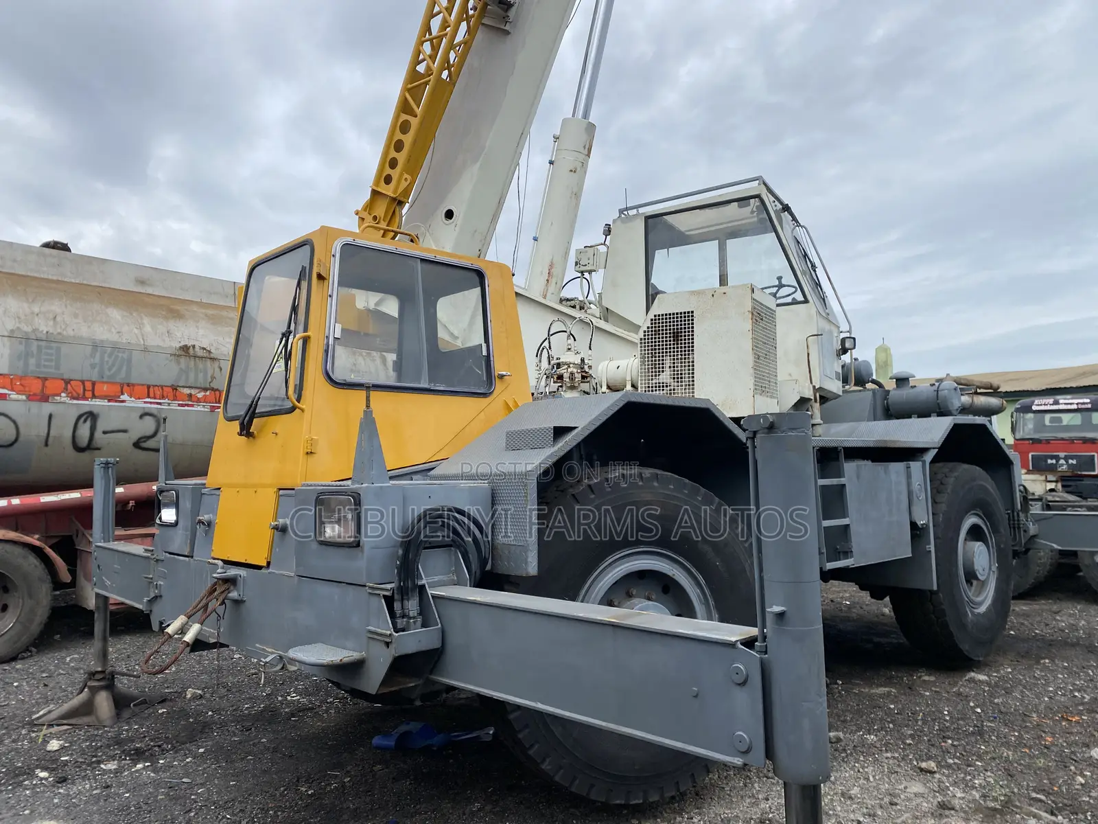 Groove Crane 35-Tons