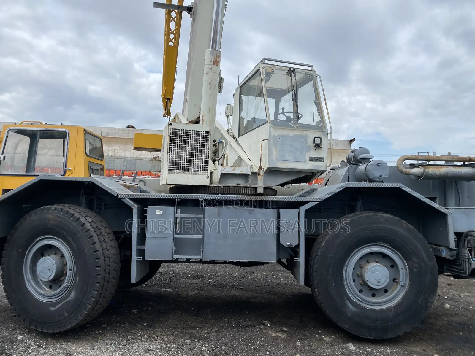 Groove Crane 35-Tons