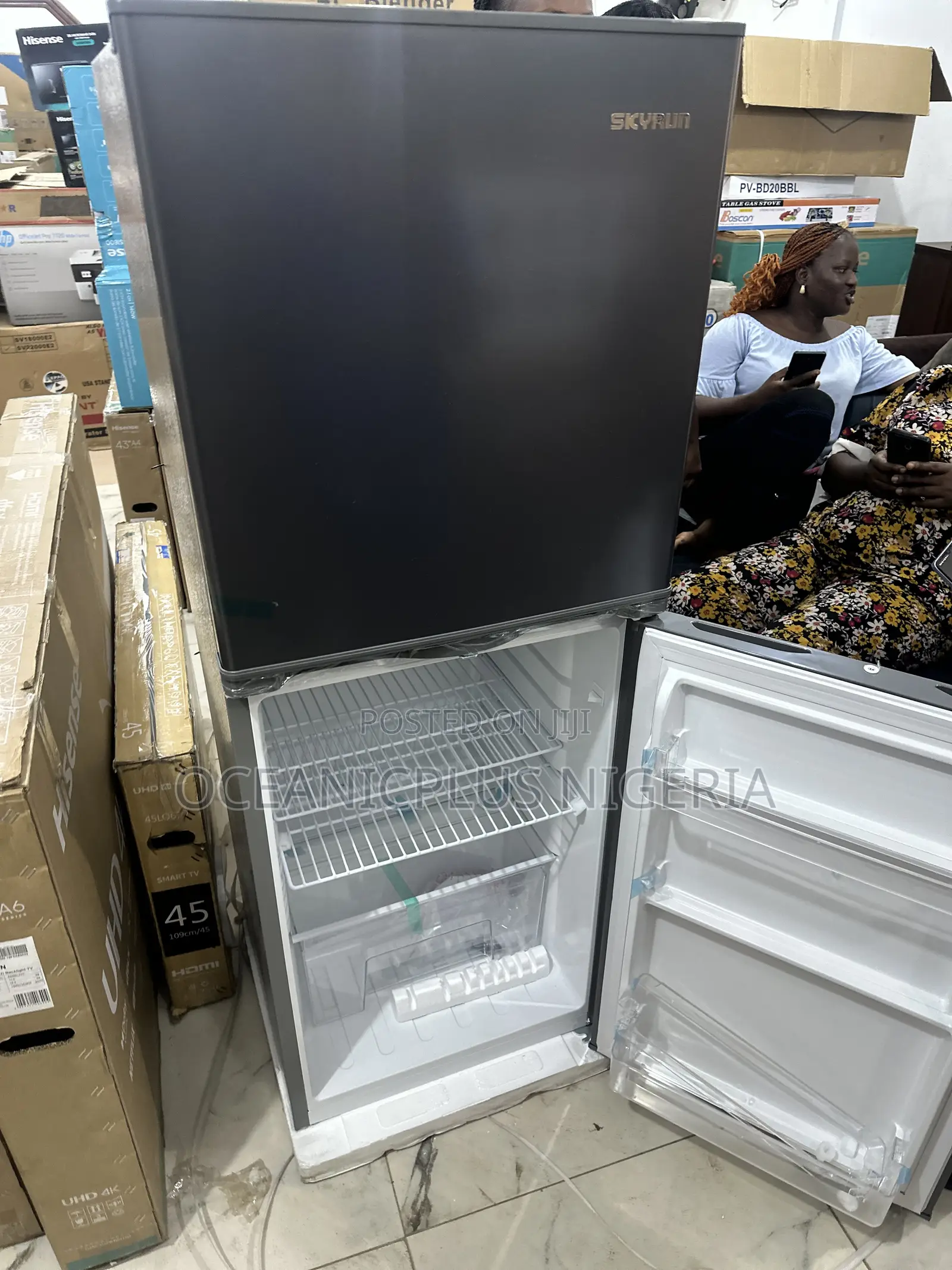 Skyrun Freezeforce Duo 195l Refrigerator (Model BCD-195hs).