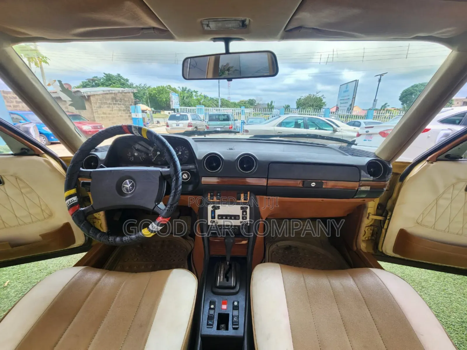 Mercedes-Benz 300D 1979 Yellow