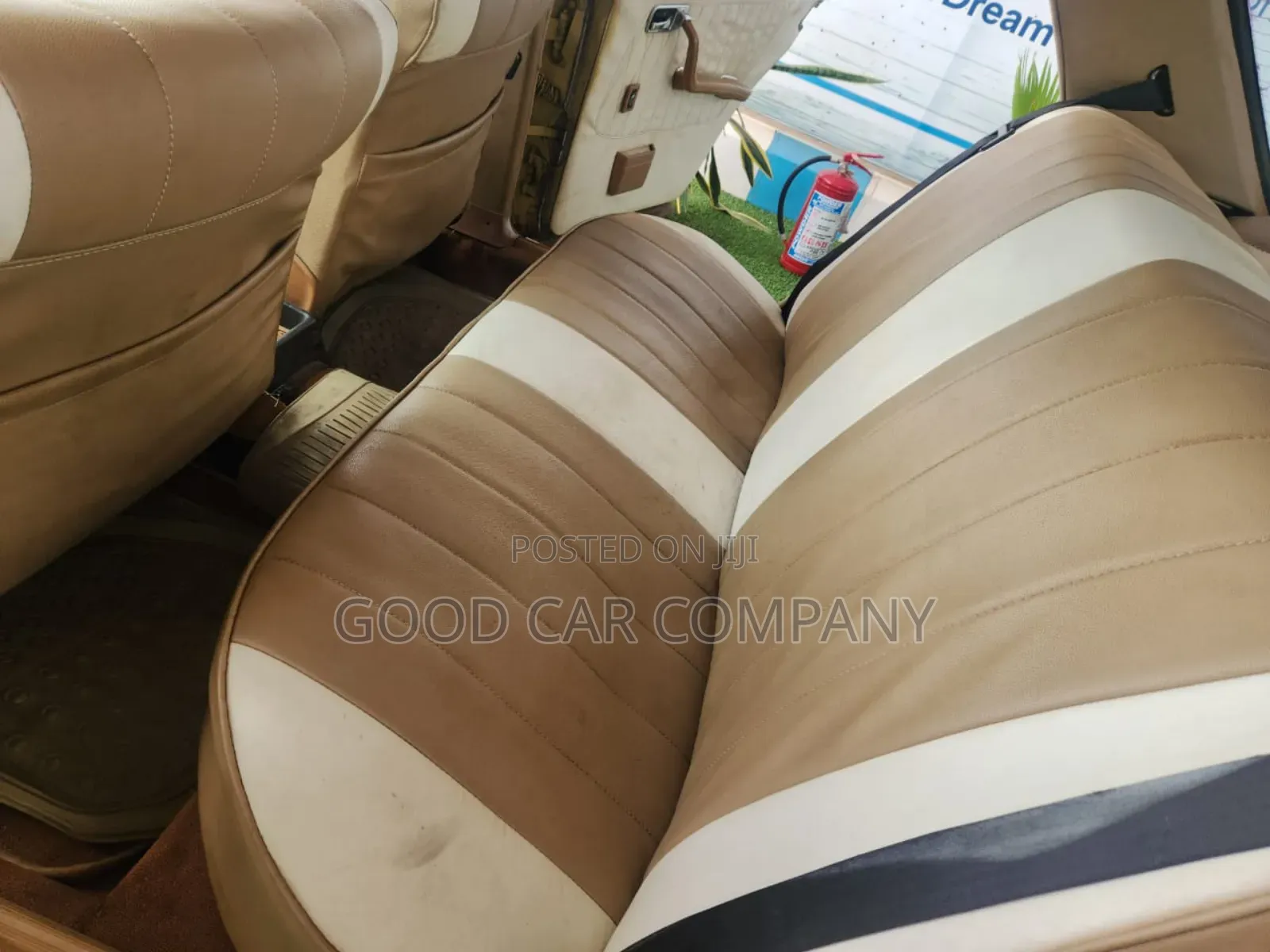 Mercedes-Benz 300D 1979 Yellow