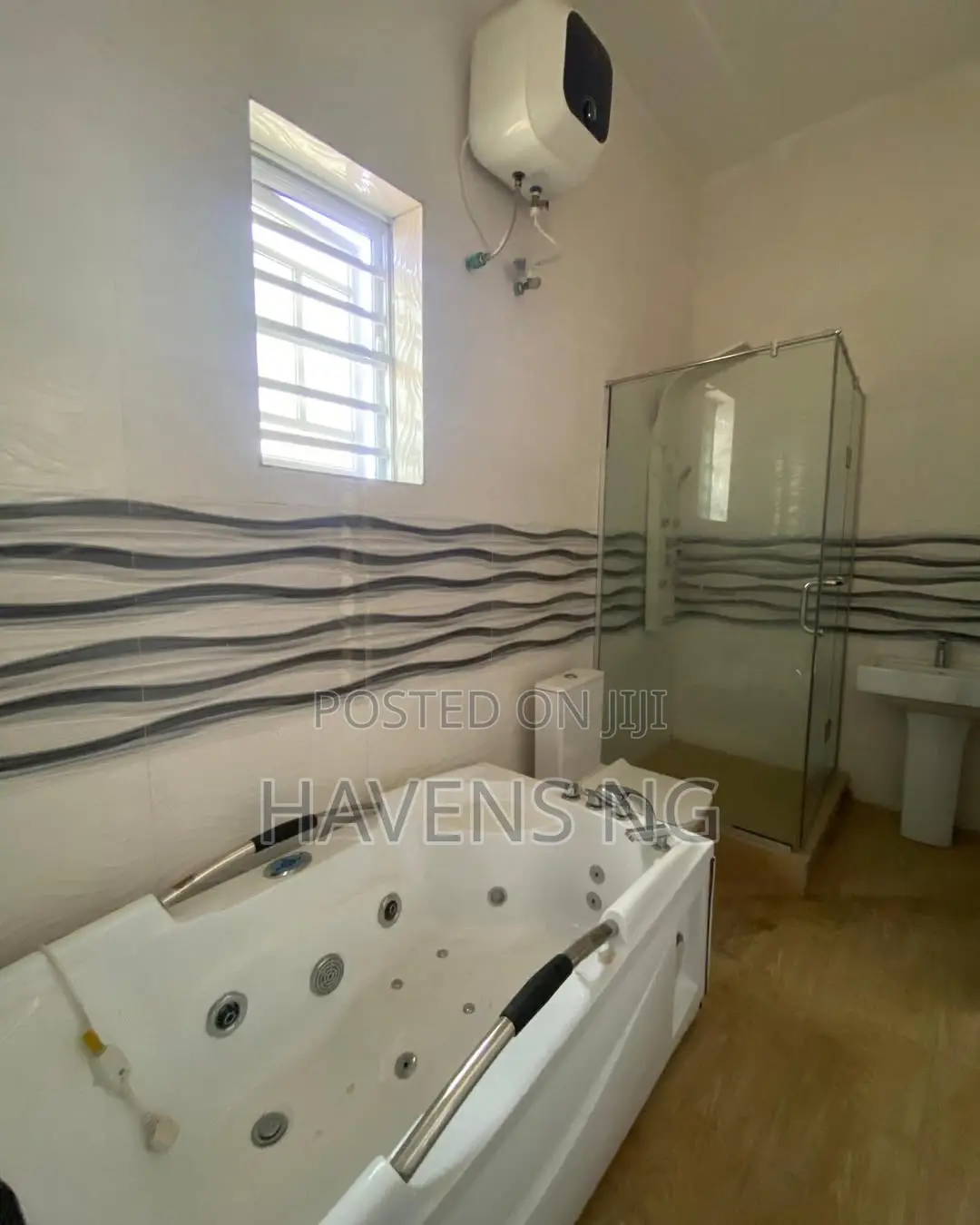 4bdrm Duplex in Agungi for sale