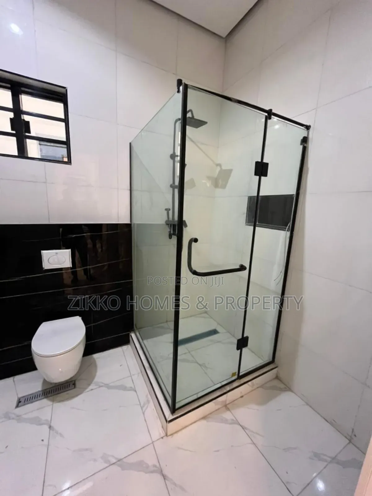 5bdrm Duplex in Chevron Drive, Lekki for sale