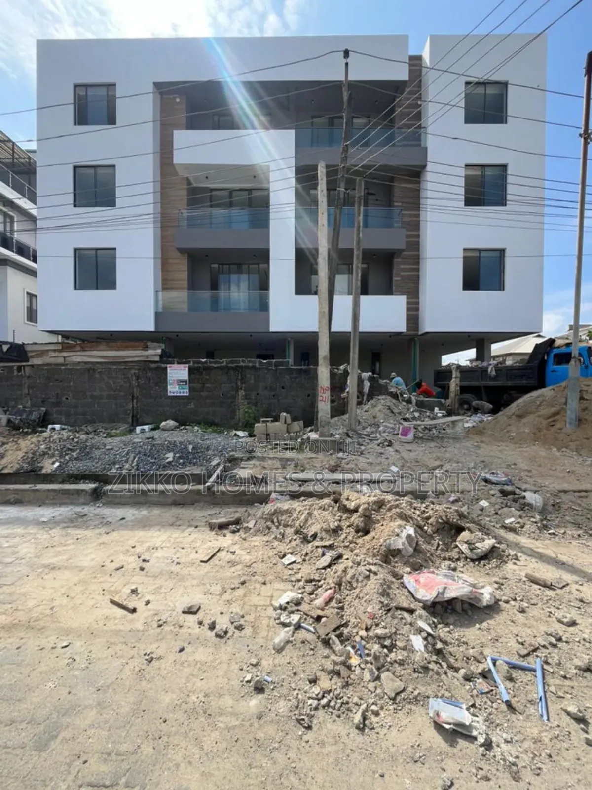 2bdrm Apartment in Lekki for sale