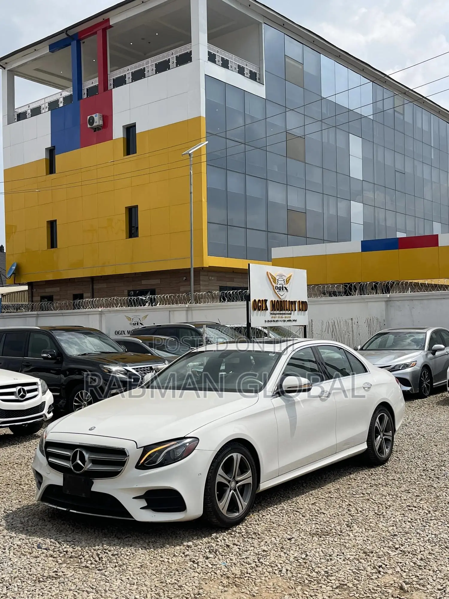 Mercedes-Benz E300 4Matic AWD Sedan (2.0L 4cyl 9A) 2017 White