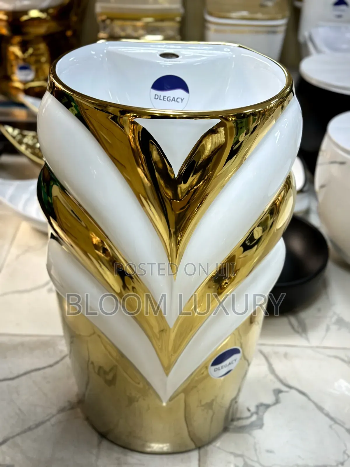 Gold+White Freestanding Wash Hand Basin
