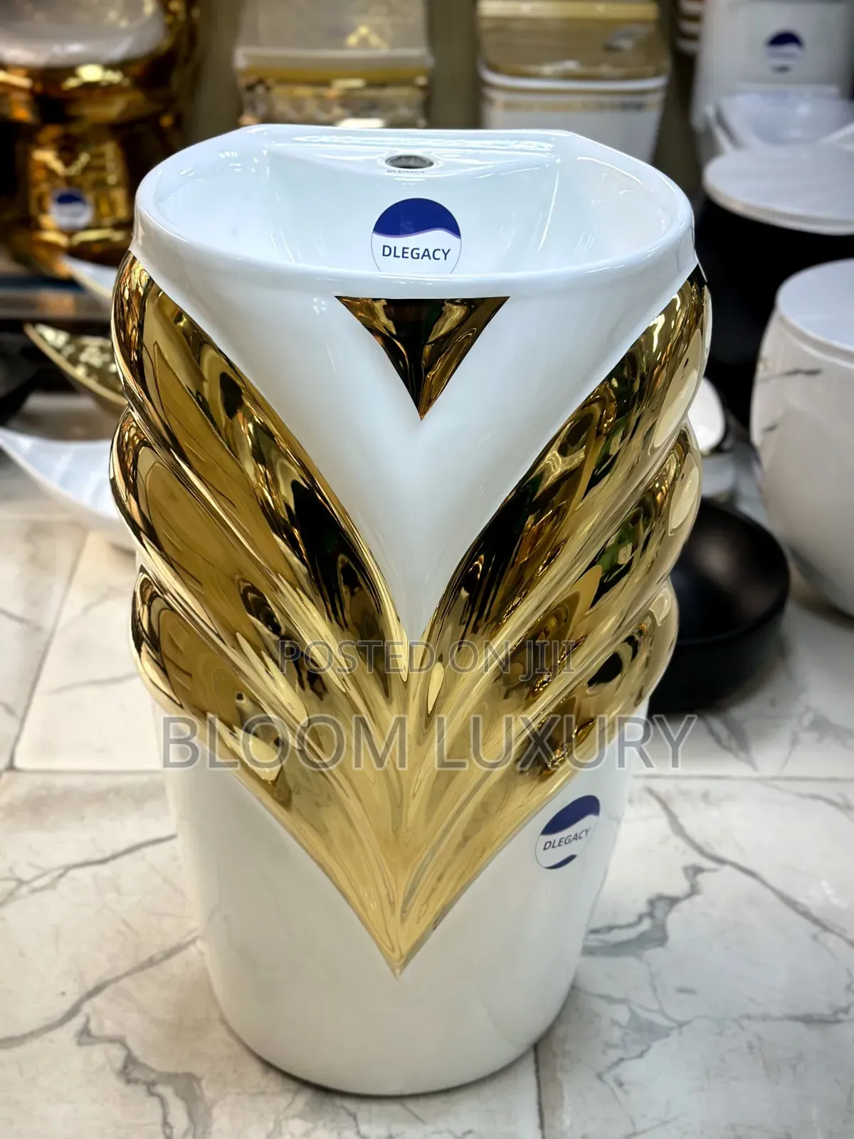 Gold+White Freestanding Wash Hand Basin