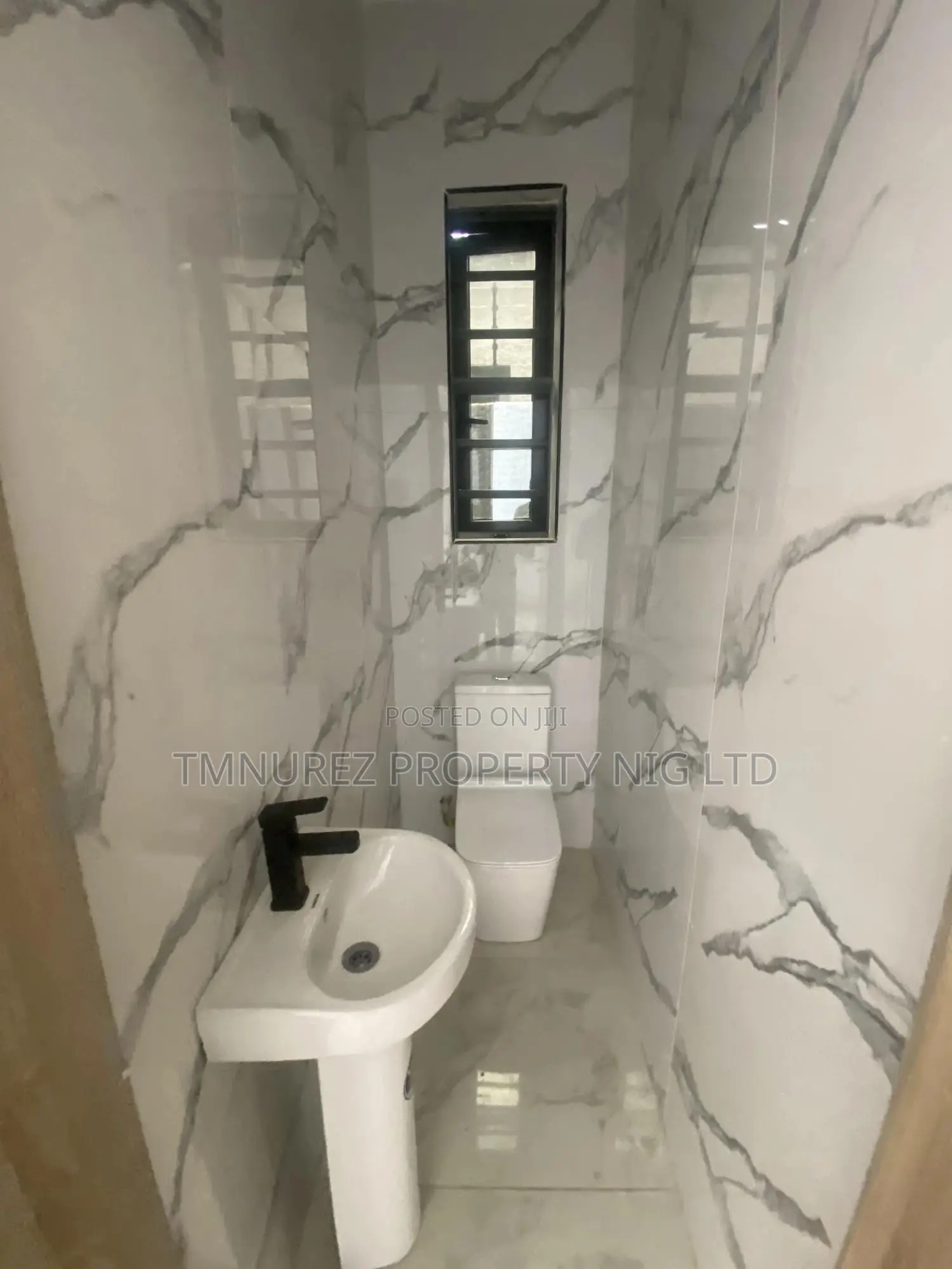 5bdrm Duplex in Ologolo, Lekki for sale