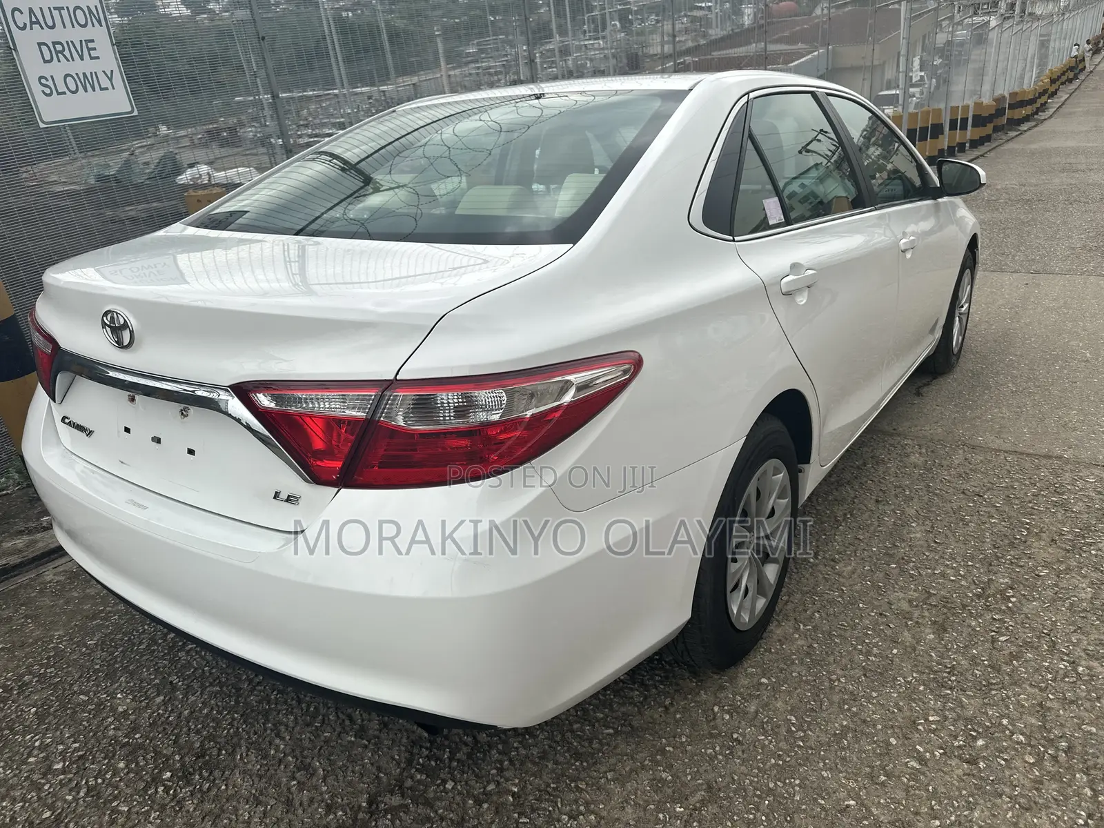Toyota Camry LE 4dr Sedan (2.5L 4cyl 6A) 2017 White