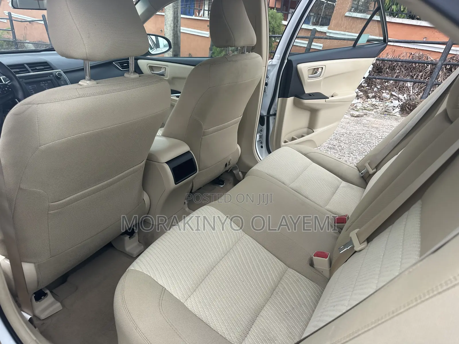 Toyota Camry LE 4dr Sedan (2.5L 4cyl 6A) 2017 White