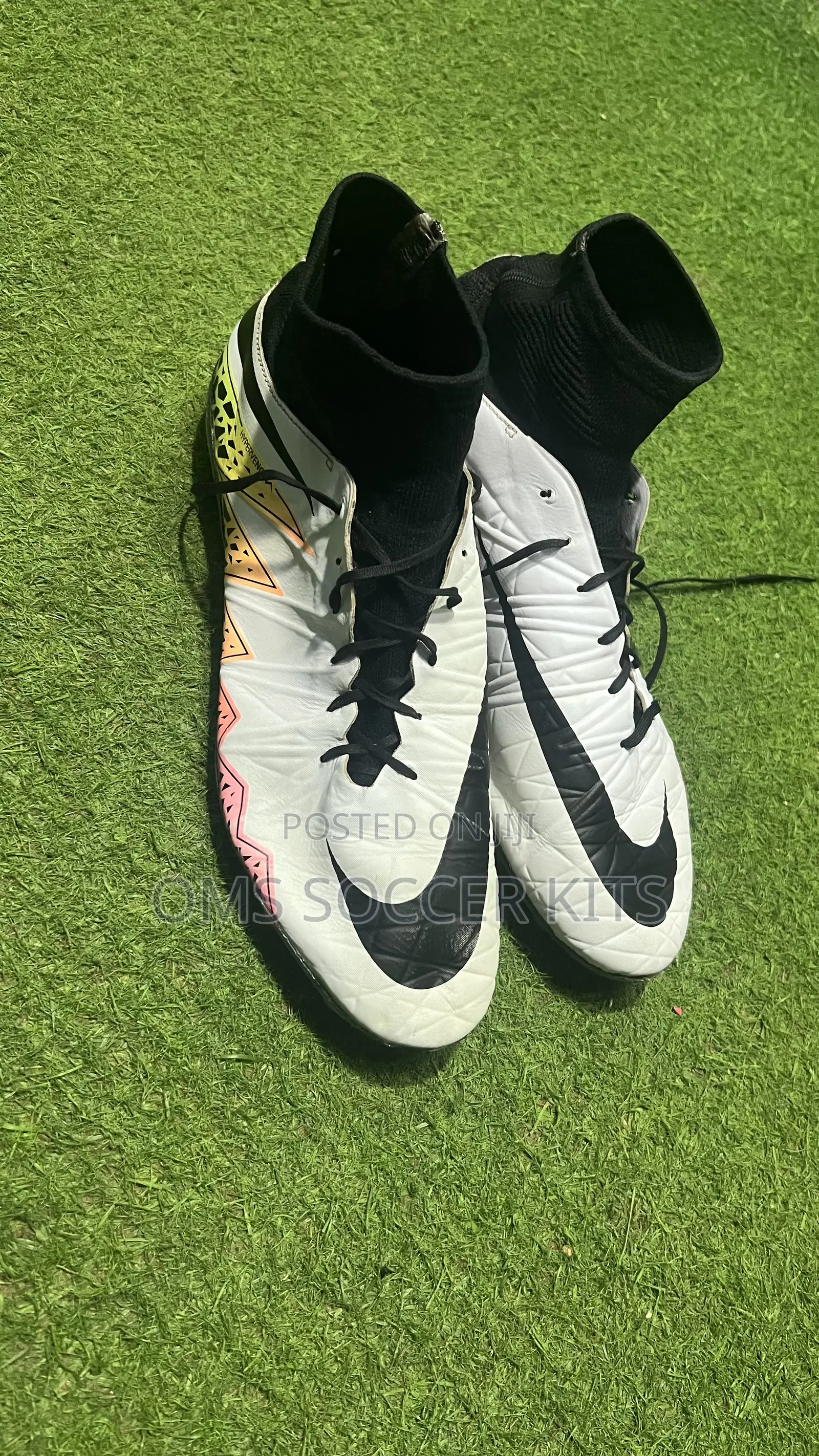 Nike Hypervenom Phantom Ii Soccer Cleats. (46)
