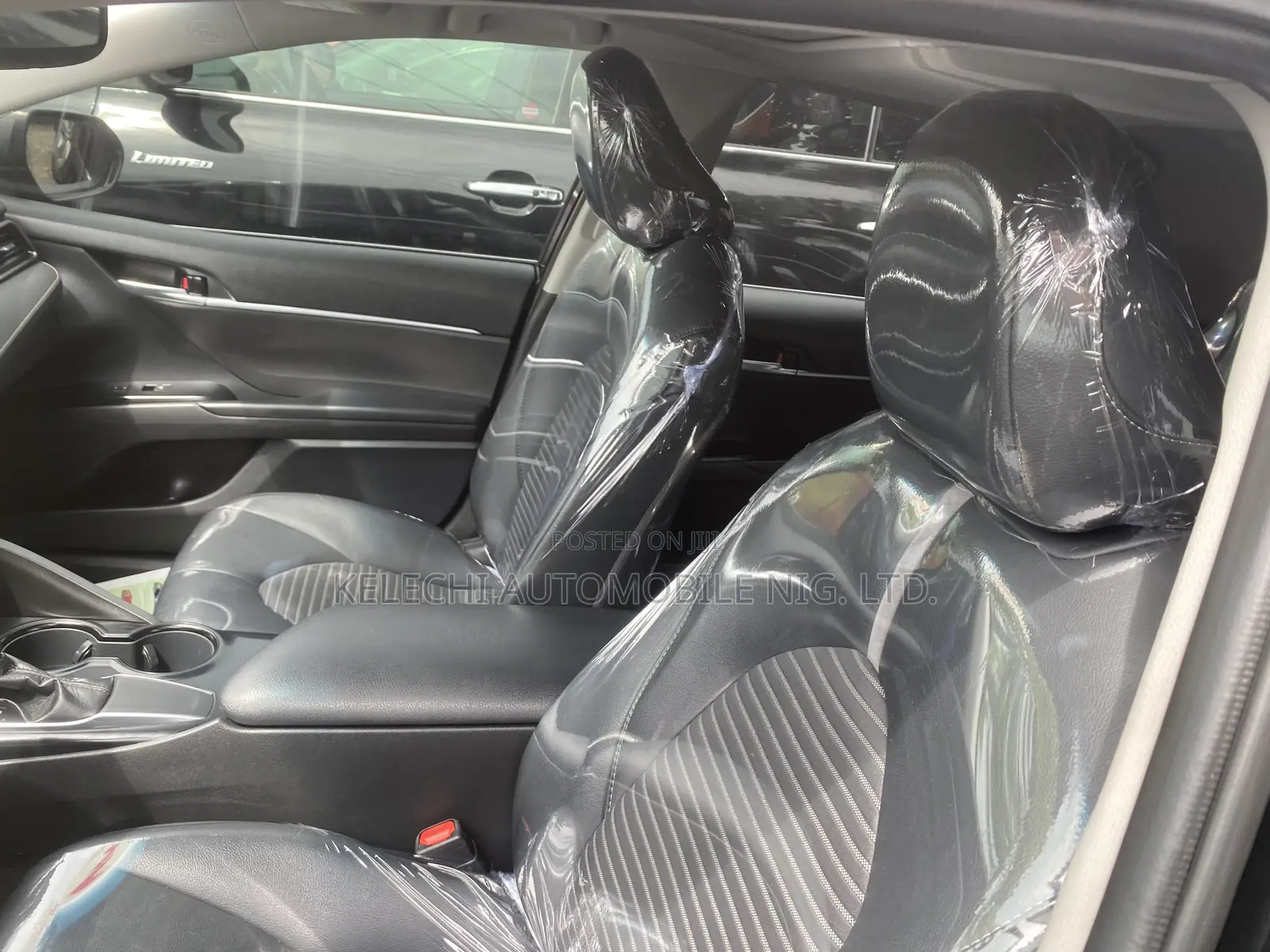 Toyota Camry SE FWD 2020 Black