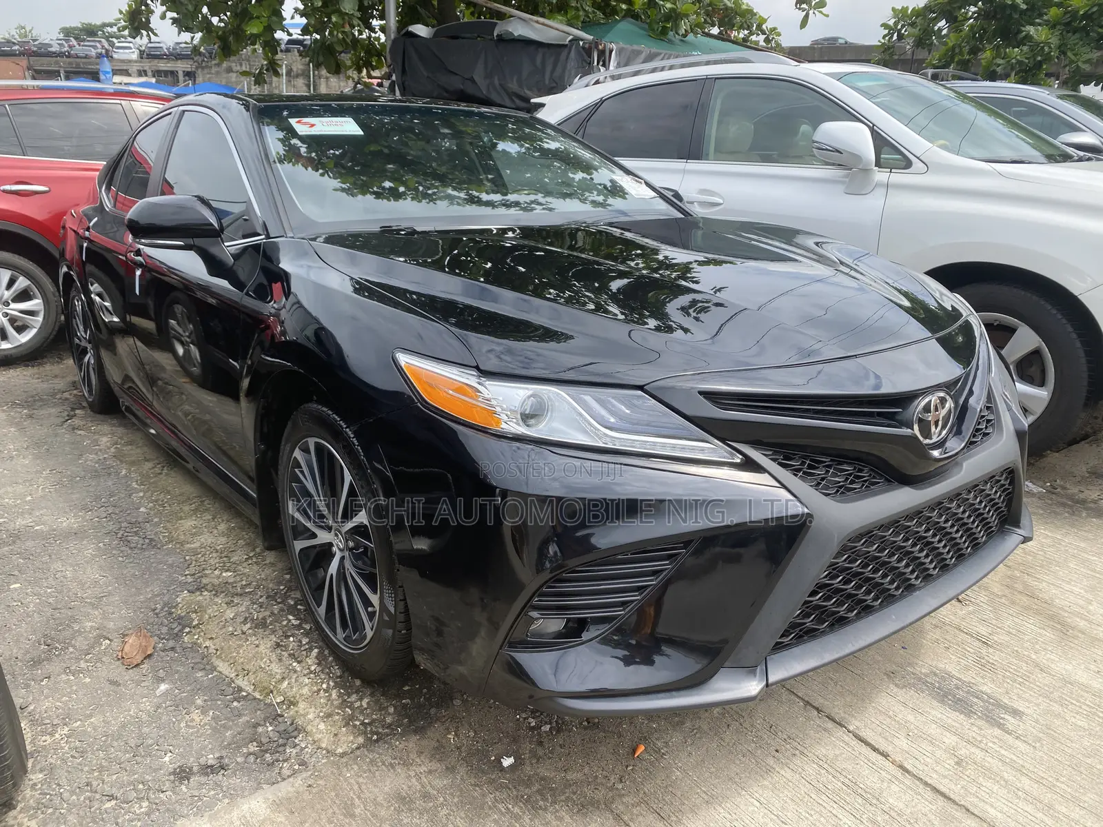 Toyota Camry SE FWD 2020 Black