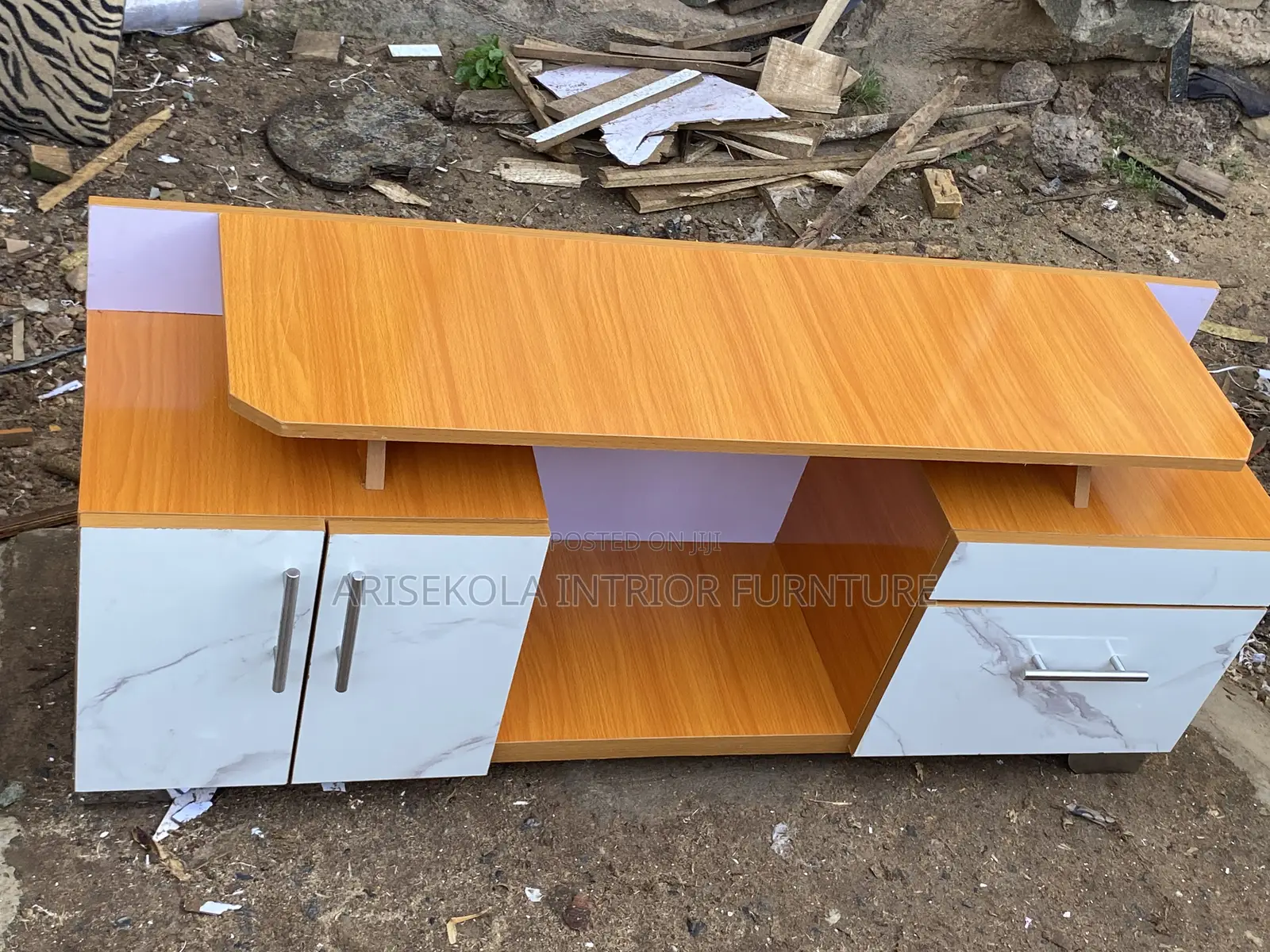Arisekola Interior Furniture Maker