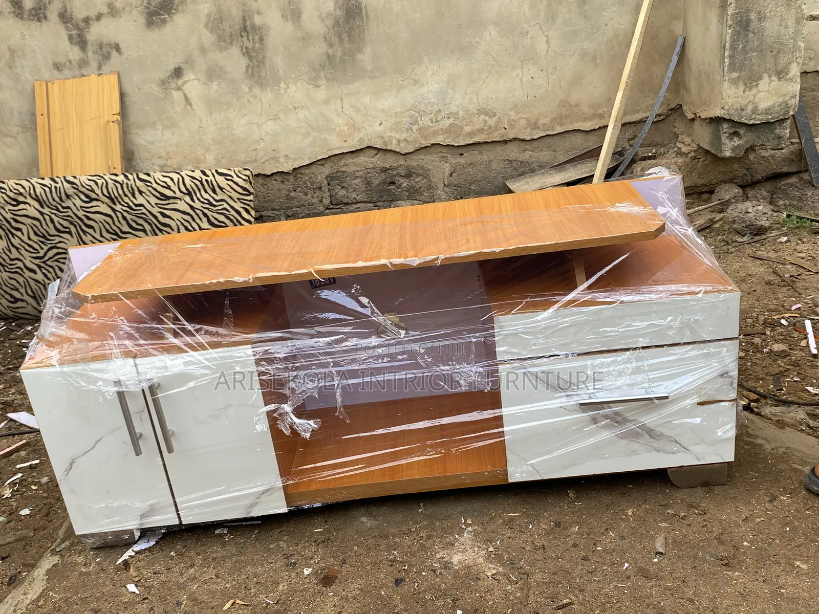 Arisekola Interior Furniture Maker