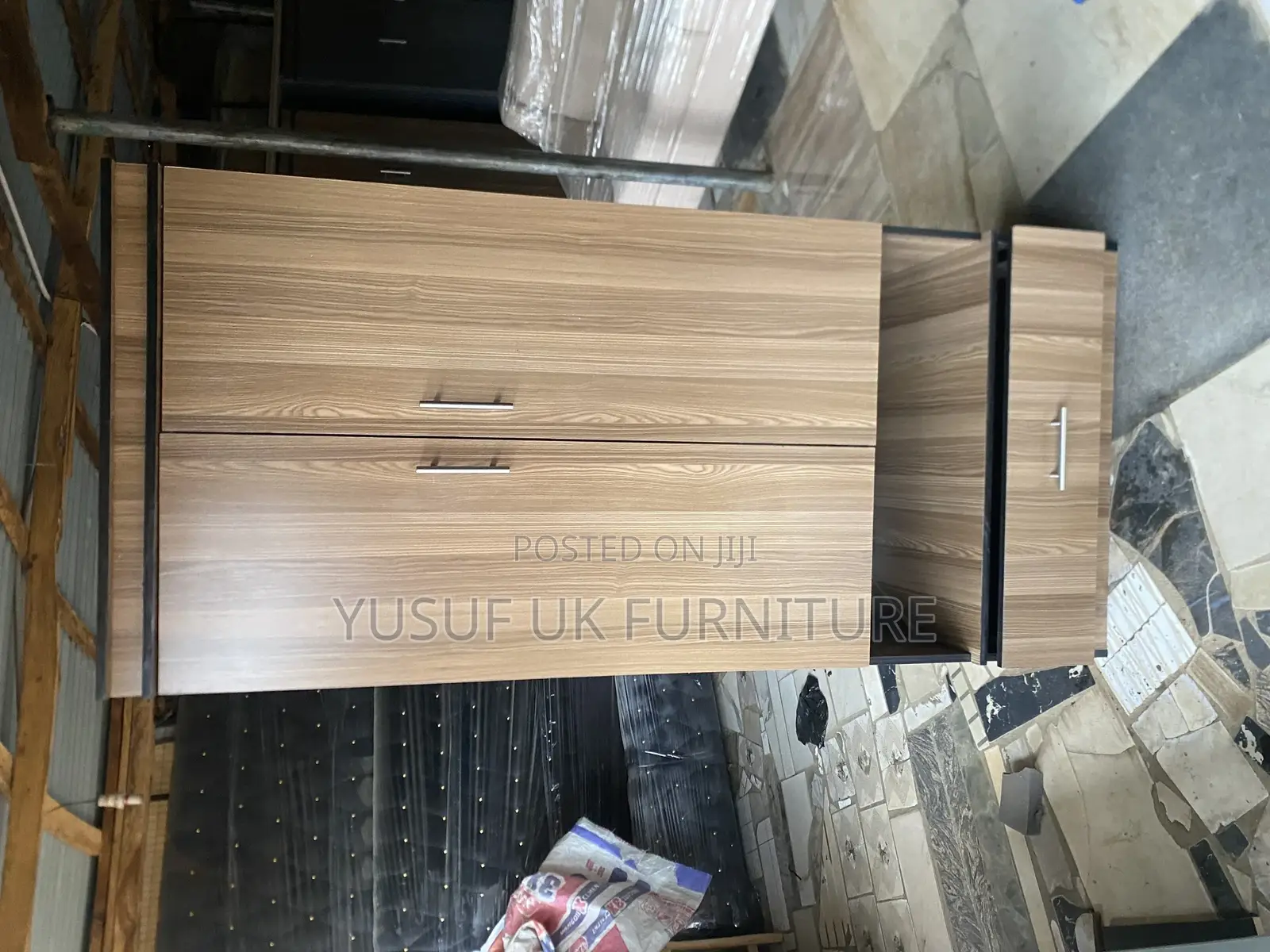 2 Doors Wardrobe With Steps and Hanger