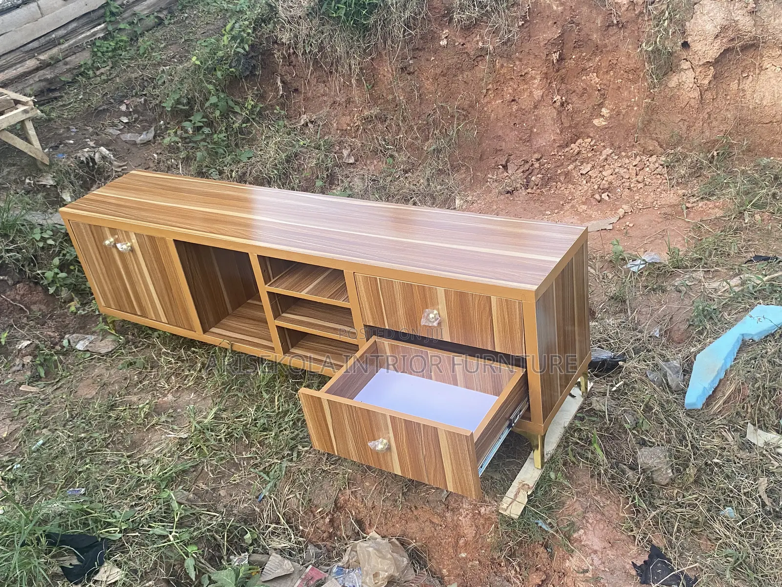 Arisekola Interior Furniture Maker